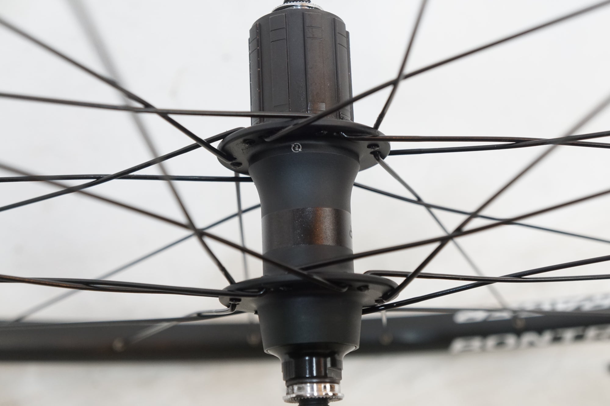 BONTRAGER 「ボントレガー」 PARADIGM TLR シマノ11速 ホイールセット / バイチャリ浦和ベース