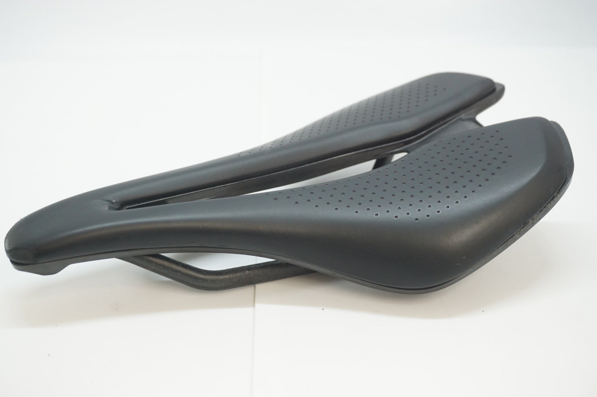 GIANT 「ジャイアント」 FLEET SLR CARBON サドル / 福岡店