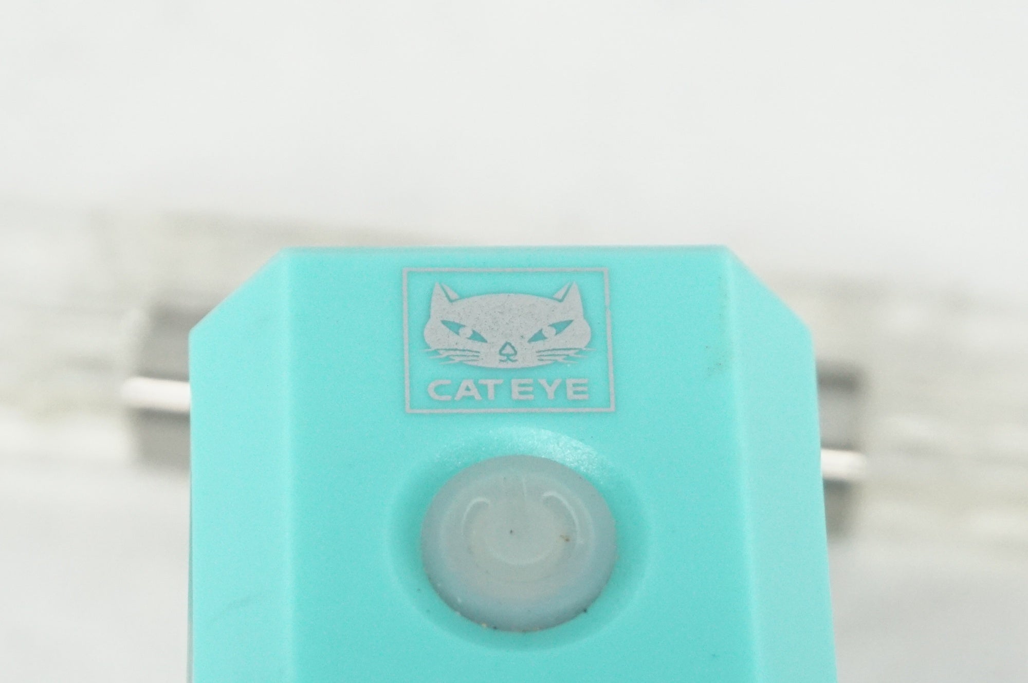 CATEYE 「キャットアイ」 AMPP300 フロントライト / 阪急塚口店
