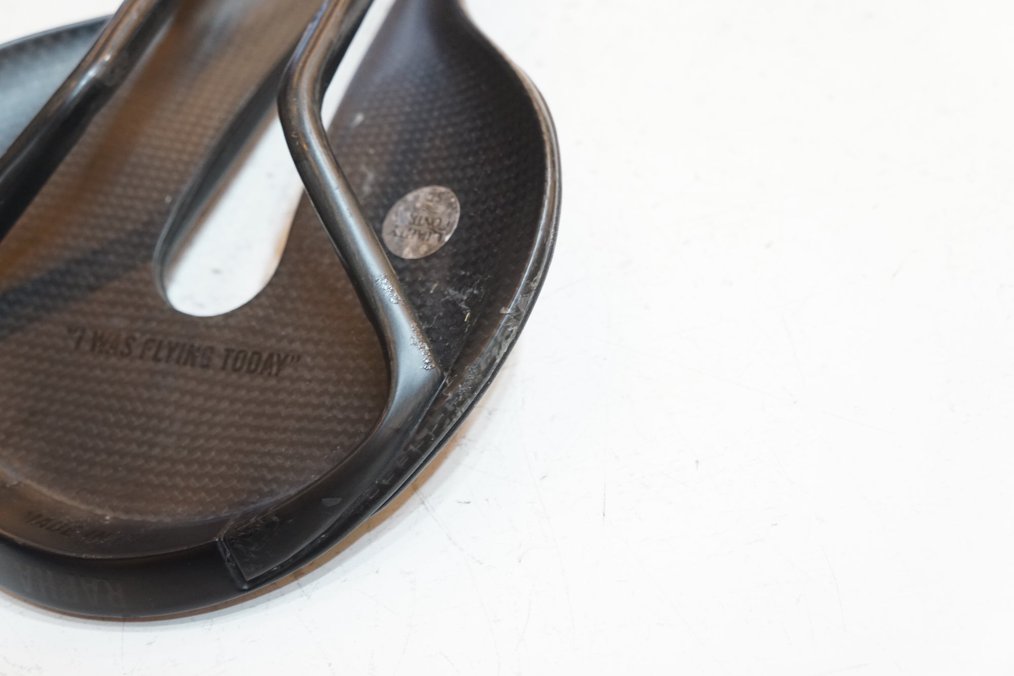 RAPHA 「ラファ」 PRO TEAM CUT OUT サドル / バイチャリ浦和ベース