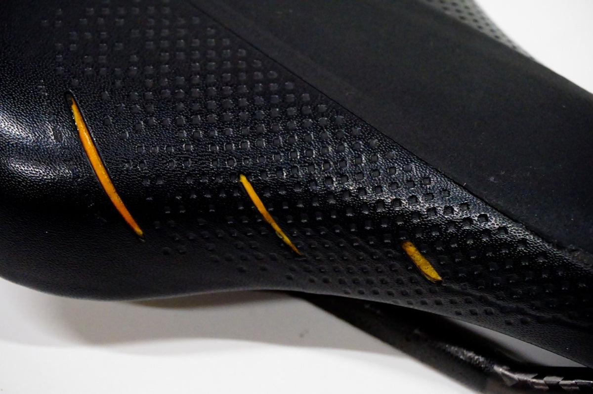 FIZIK 「フィジーク」 ARIONE R1 サドル / 名古屋大須店