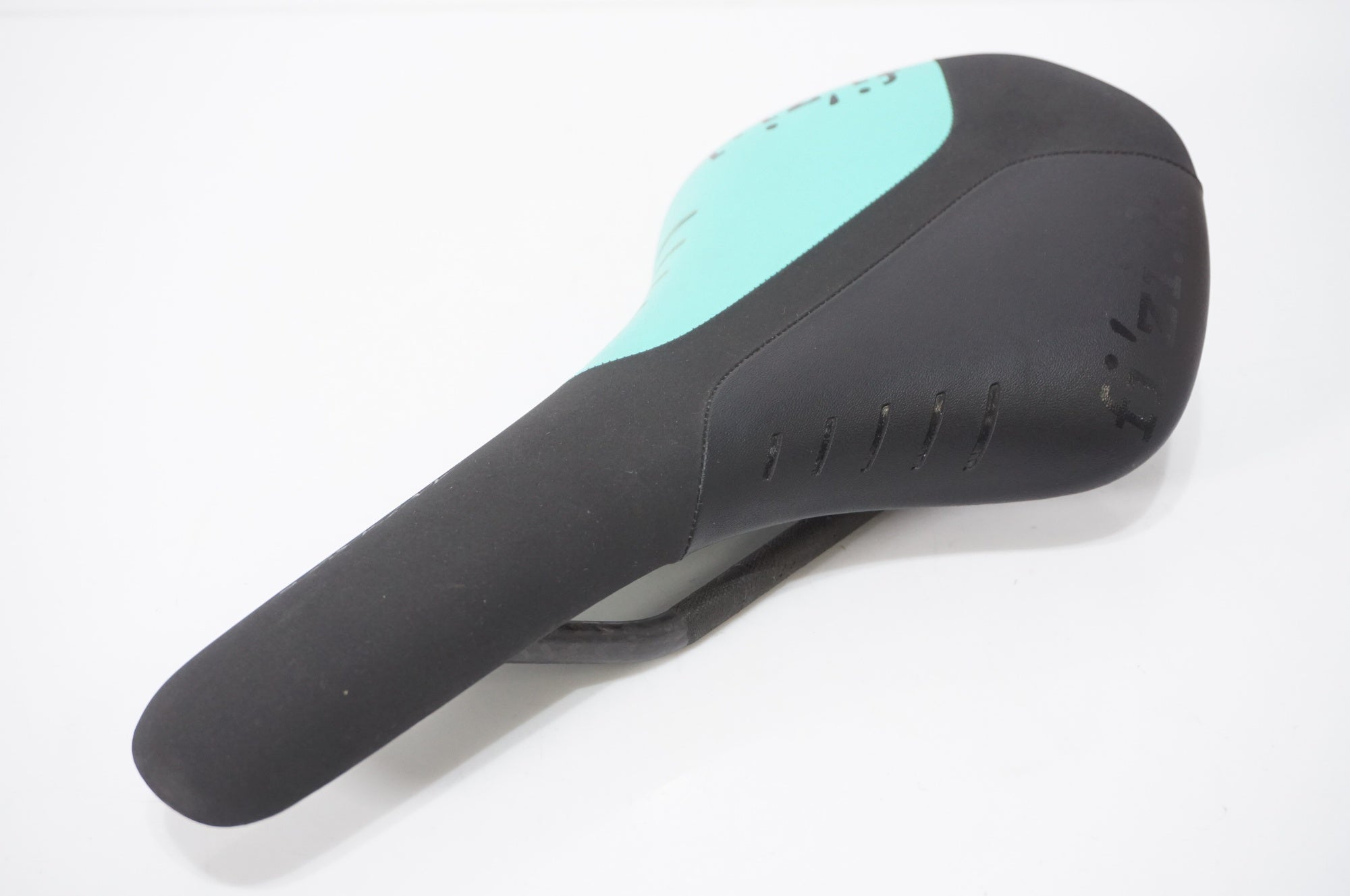 FIZIK 「フィジーク」 ANTARES R1 サドル / AKIBA店 ｜ バイチャリ公式