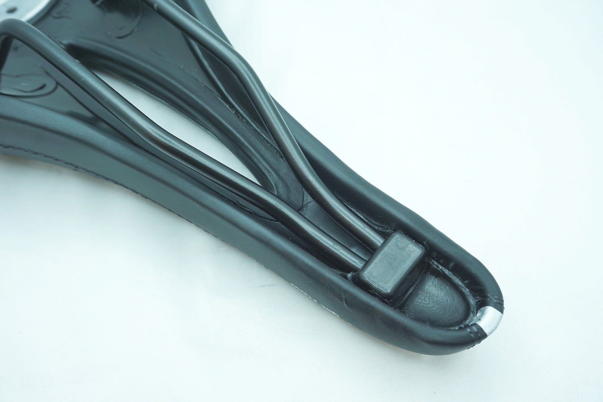 SELLE ITALIA 「セライタリア」 SPORT GEL FLOW サドル / 有明ガーデン店
