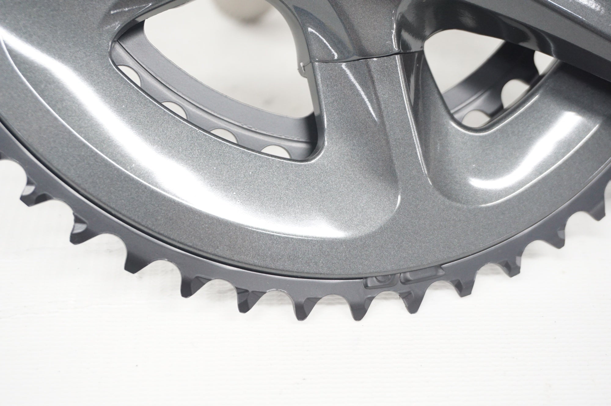 Shimano Claris FC-R2000 クランクセット 50-34T SHIMANO 「シマノ」 CLARIS FC-R2000 50-34T 165mm クランク