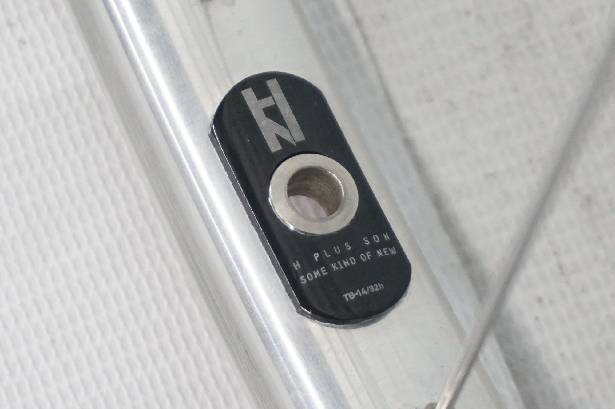 H PLUS SON 「エイチプラスサン」 TB-14 tradizioneハブ カンパフリー ホイールセット / 阪急塚口店