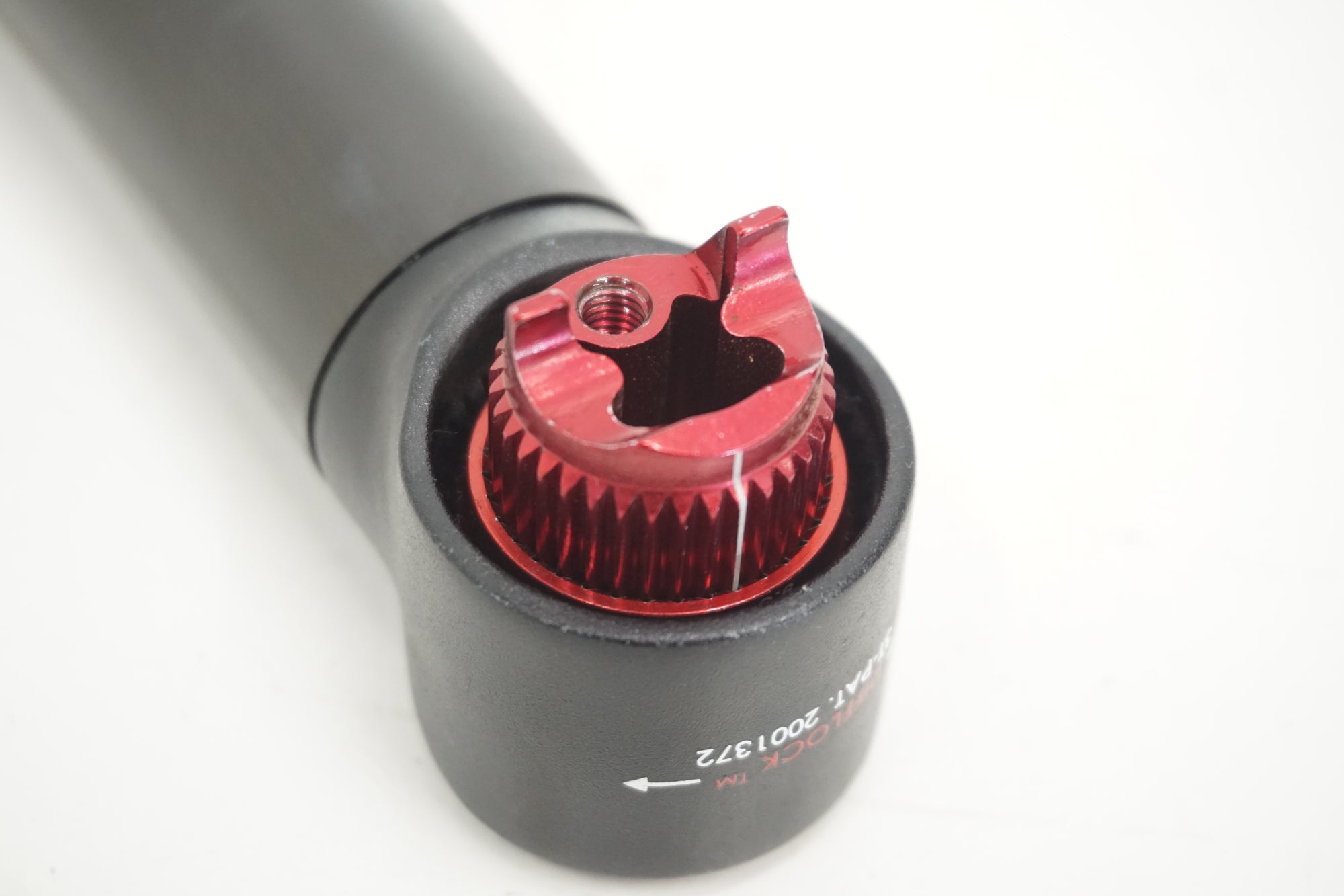 3T 「スリーティー」 φ31.6 350mm シートポスト / 京都八幡店