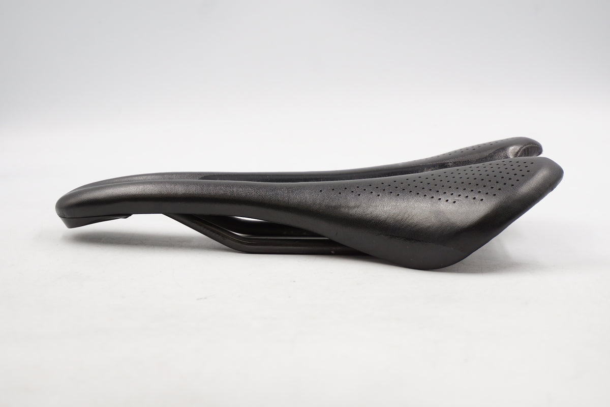 RITCHEY 「リッチー」 WCS SKYLINE サドル / 奈良店