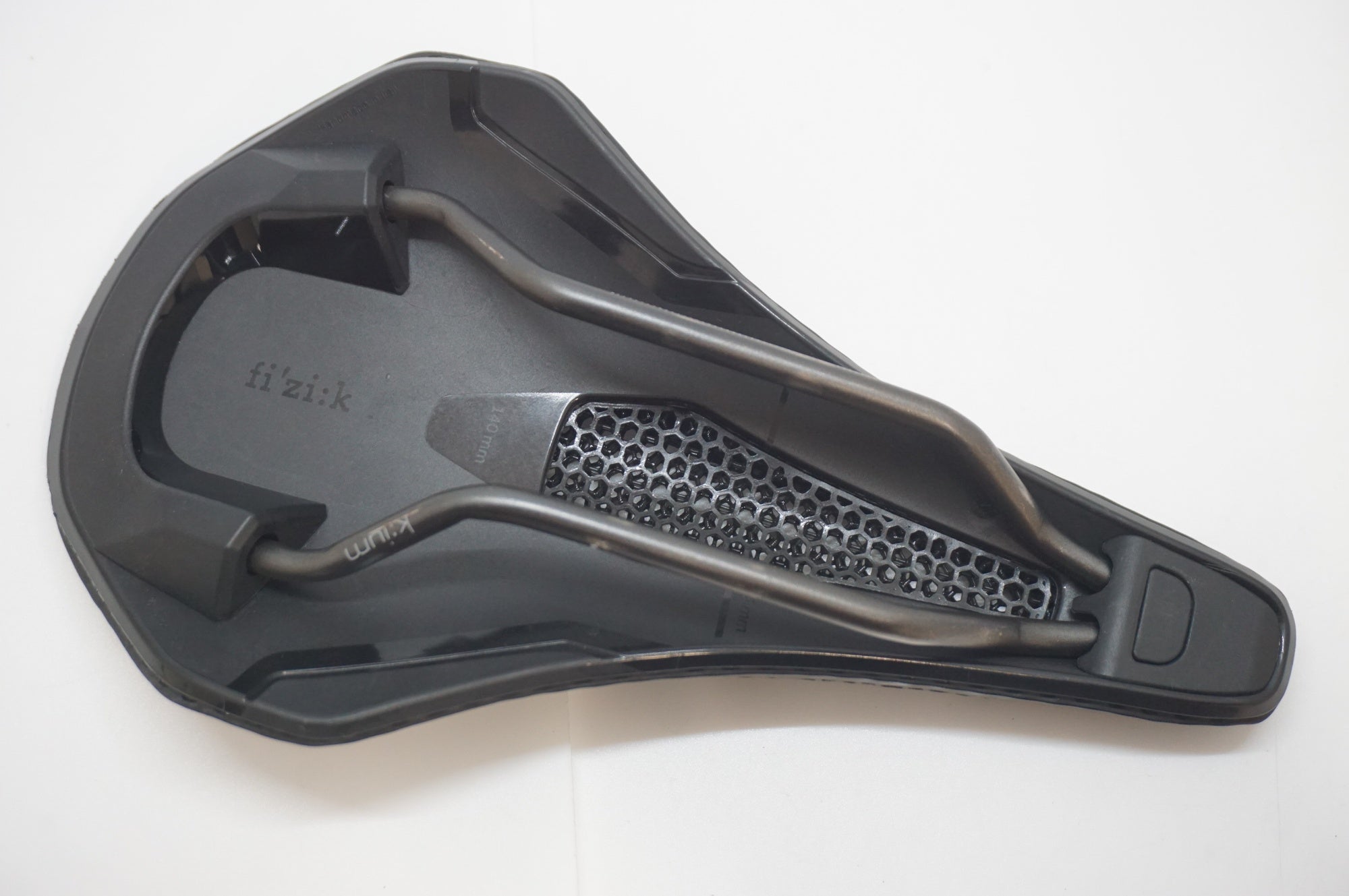 FIZIK 「フィジーク」 VENTO ARGO R3 ADAPTIVE サドル / 福岡店