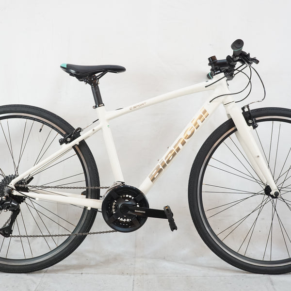 美品 Bianchi 2024 C-SPORT1 ホワイト クロスバイク 51 日常使いにフォーカスしたタフなクロスバイク「Bianchi C-SPORT1