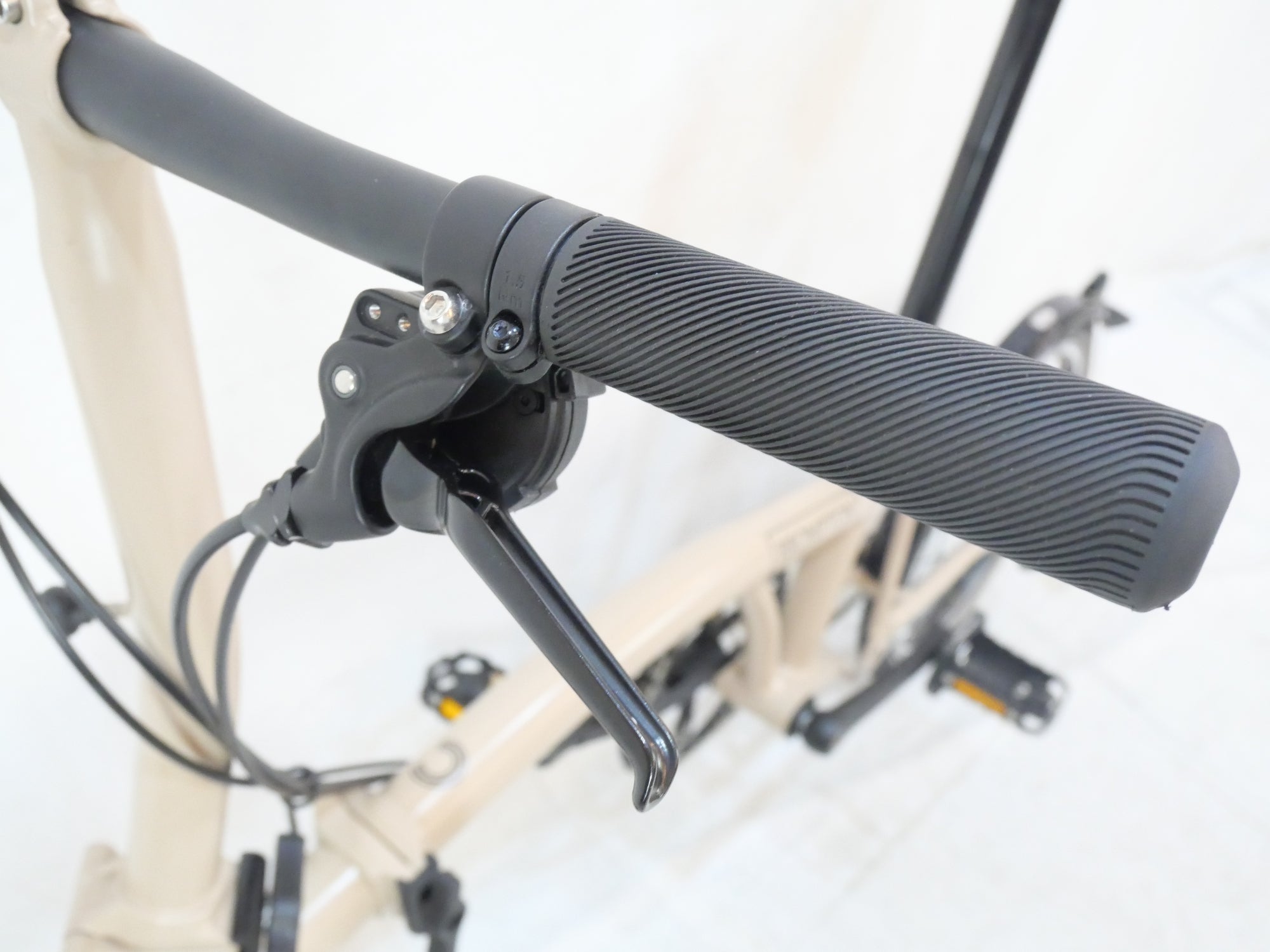 BROMPTON 「ブロンプトン」 C LINE EXPLORE LOW HANDLE 16インチ 2023年モデル 折り畳み自転車 / バイチャリ浦和ベース