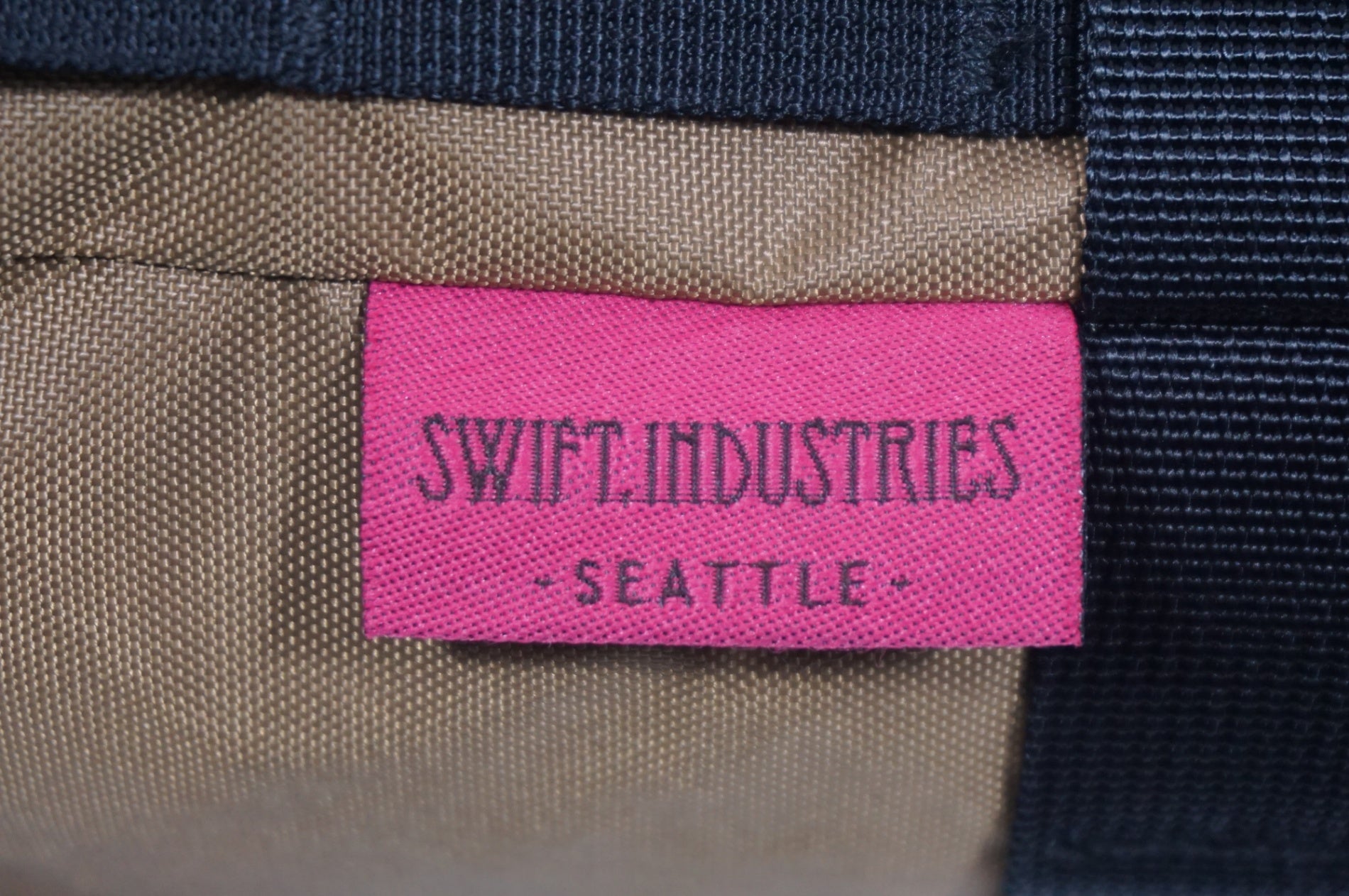 SWIFT INDUSTRIES 「スイフトインダストリーズ」 SIDEKICK POUCH