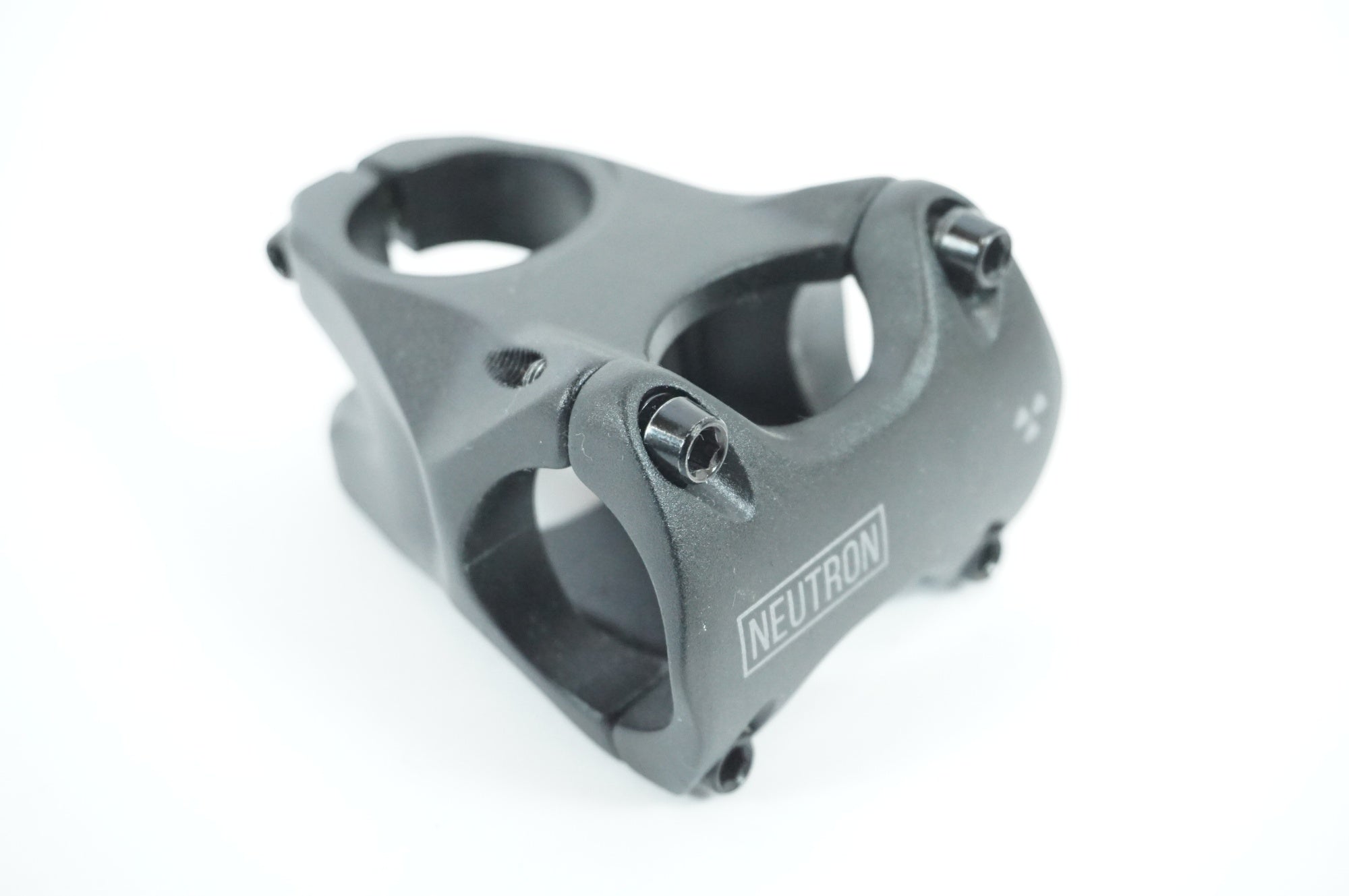 NEUTRON 「ニュートロン」 φ31.8 50mm ステム / 宇都宮店