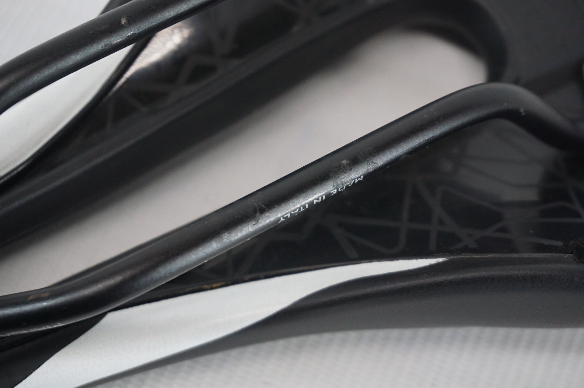SELLE ITALIA 「セライタリア」 NOVUS BOOST SUPER FLOW サドル / 阪急塚口店