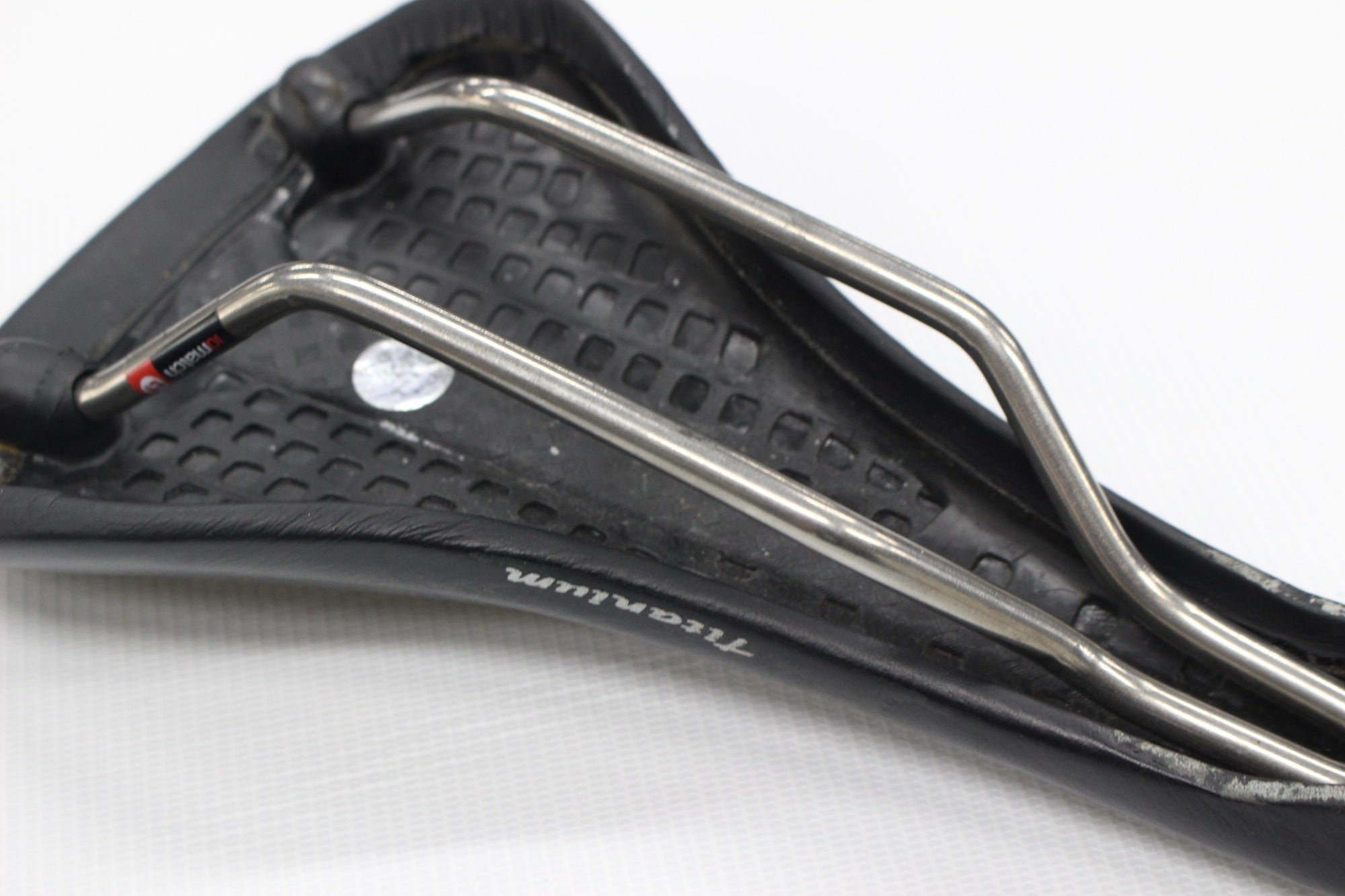 Selle Italia Flite Titanium サドル　中古 Amazon | セライタリア(Selle Italia) FLITE 1990 Titanium BLK