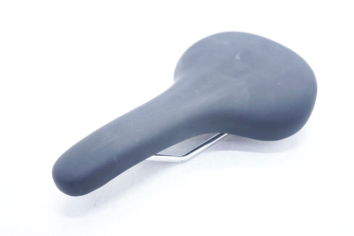 VELO 「ベロ」 サドル / 大阪門真店