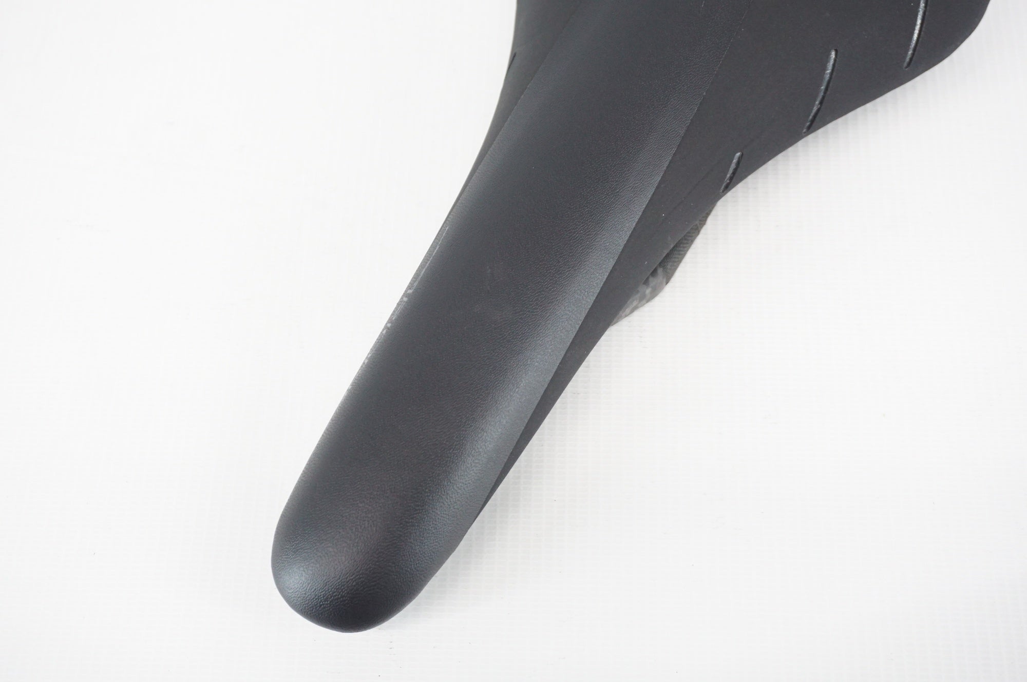 FIZIK 「フィジーク」 ARIONE R1 カーボン サドル / 阪急塚口店