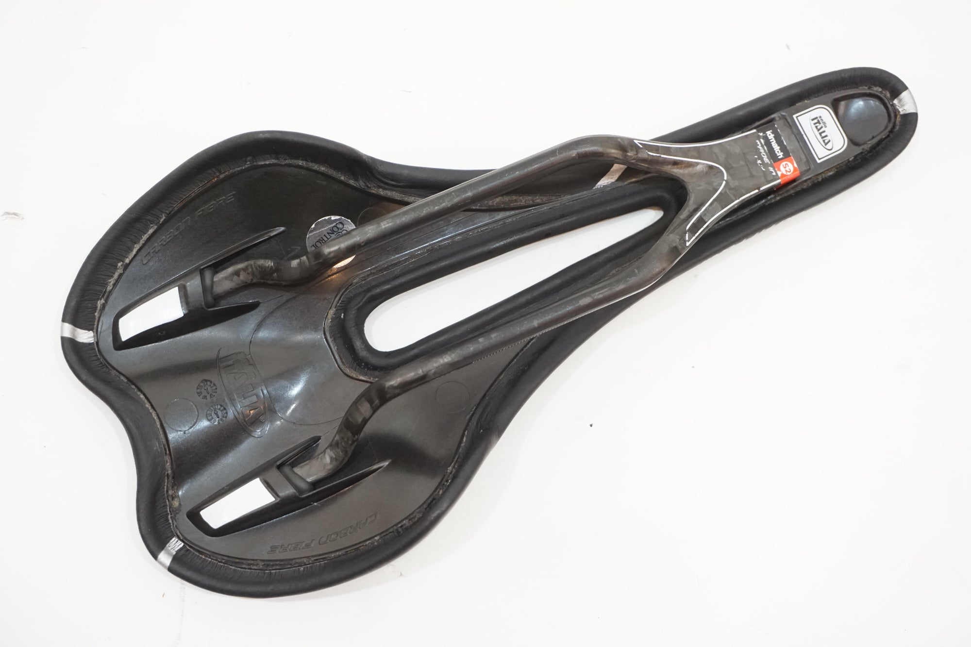 SELLE ITALIA 「セラ イタリア」 SLR KIT CARBONIO サドル / バイチャリ浦和ベース