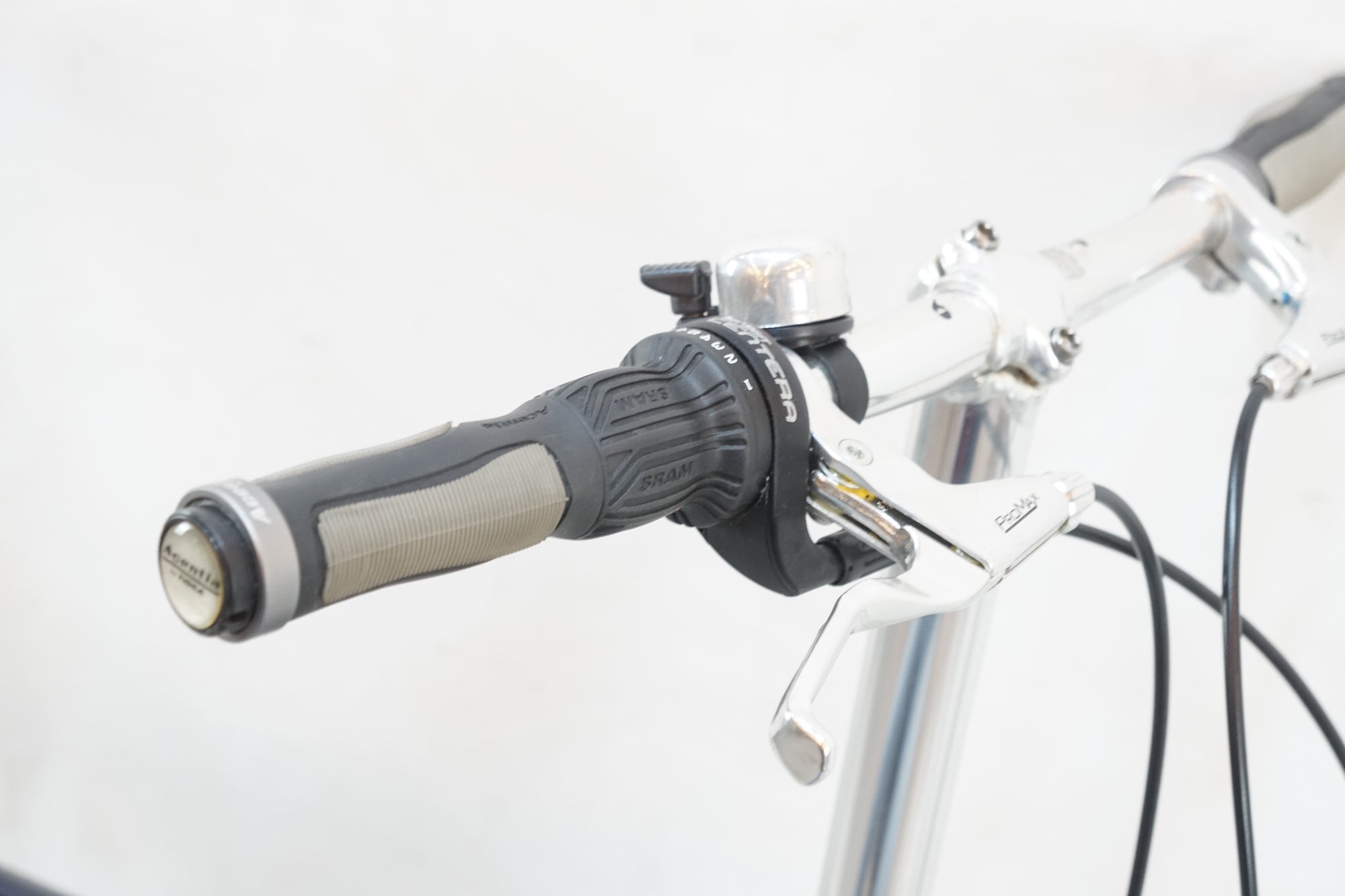 ジャンク PEUGEOT 「プジョー」 PACIFIC 18 2012年頃 18インチ