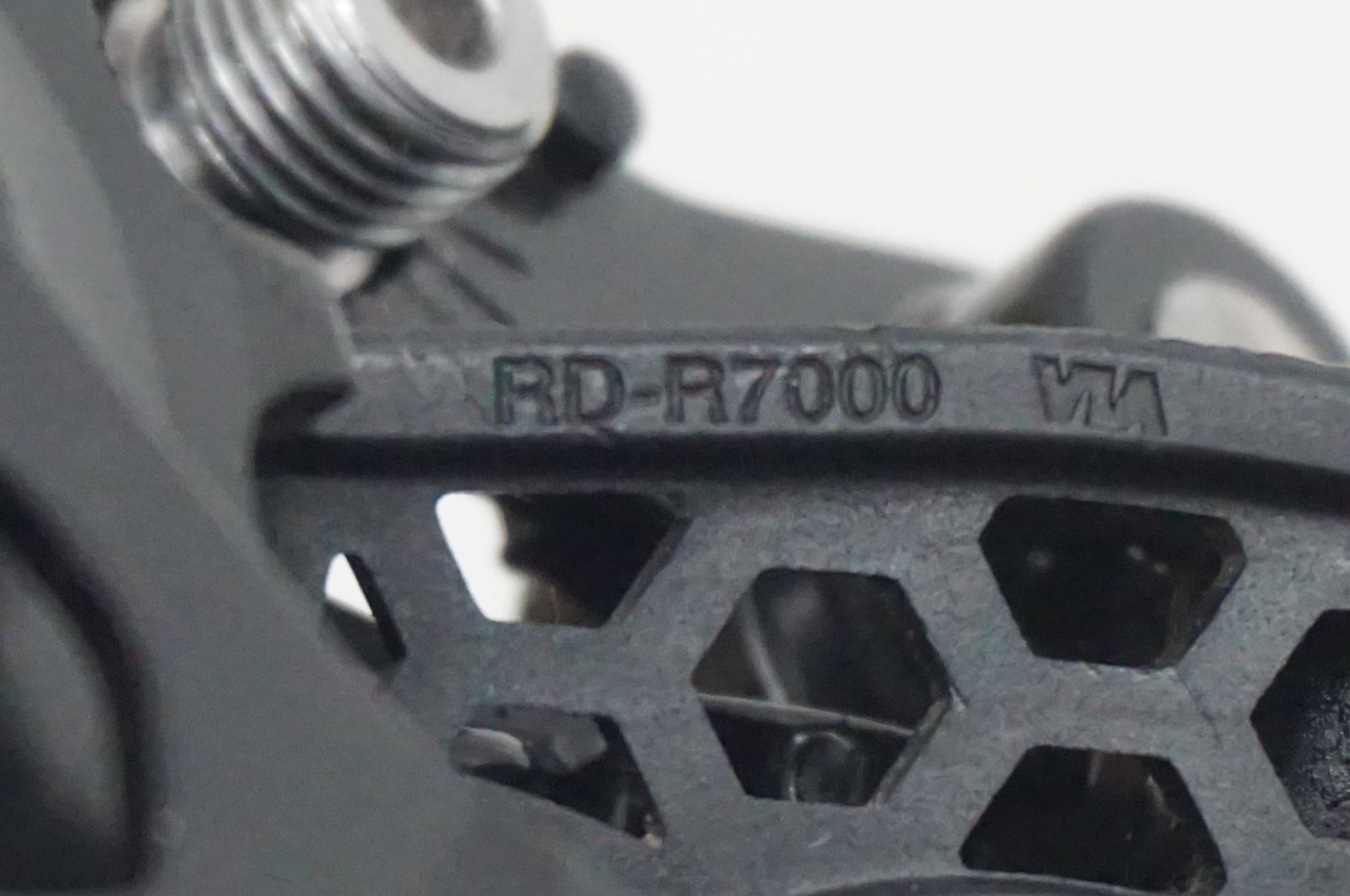SHIMANO 「シマノ」 105 RD-R7000 リアディレイラー / 福岡店