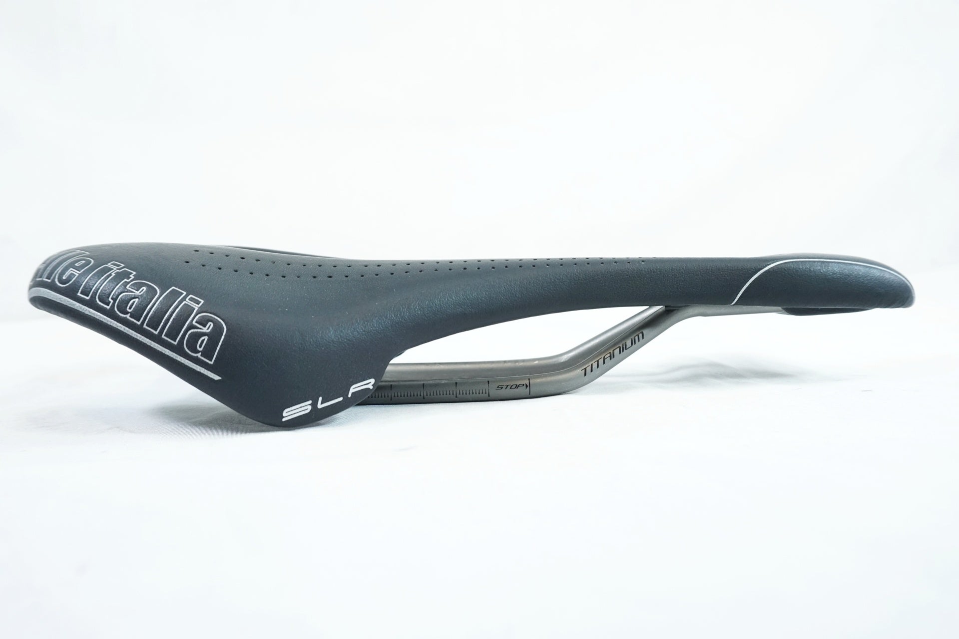 SELLE ITALIA 「セライタリア」 SLR SUPER FLOW TITANIUM サドル