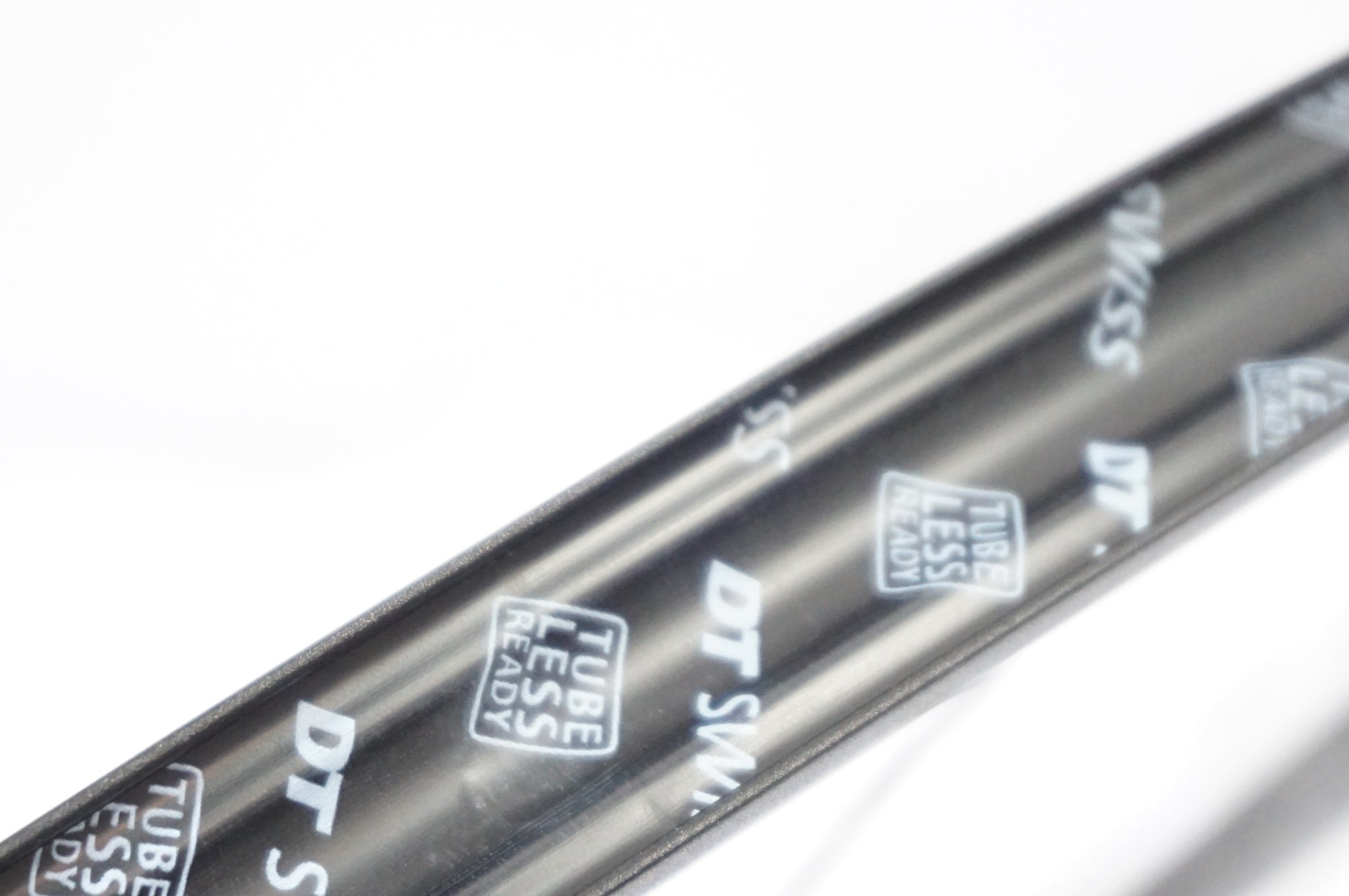 DT SWISS 「ディーティースイス」 E1800 SPLINE DB シマノ11速 ホイールセット / 世田谷店