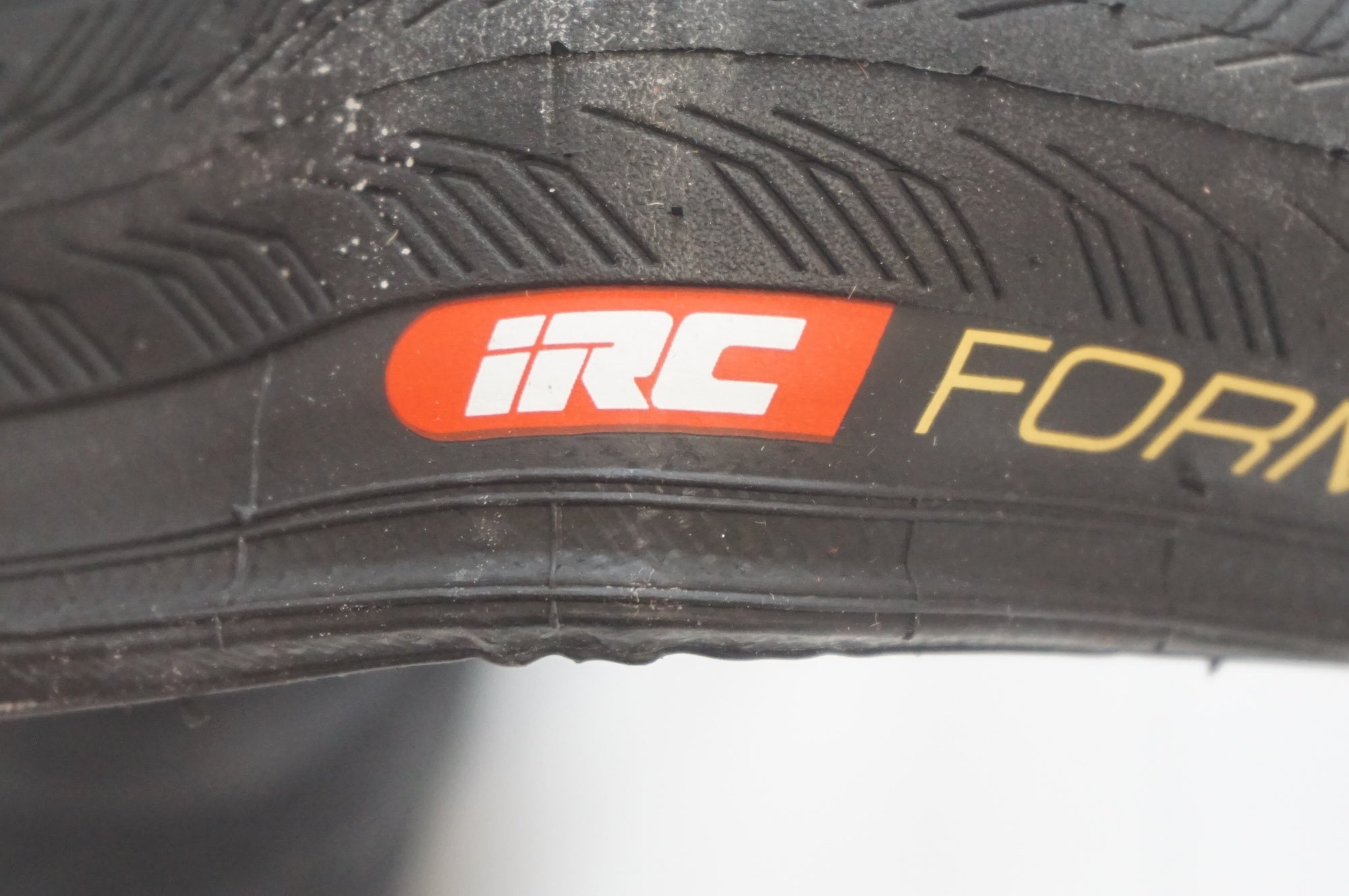 IRC 「アイアールシー」 FORMULA PRO TL 700×25C タイヤ / 福岡店