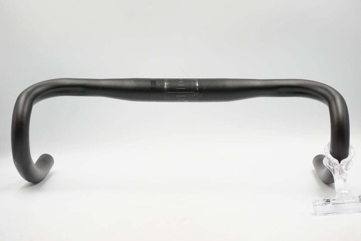 GIANT 「ジャイアント」 CONTACT Φ31.8 400mm ハンドル / 奈良店