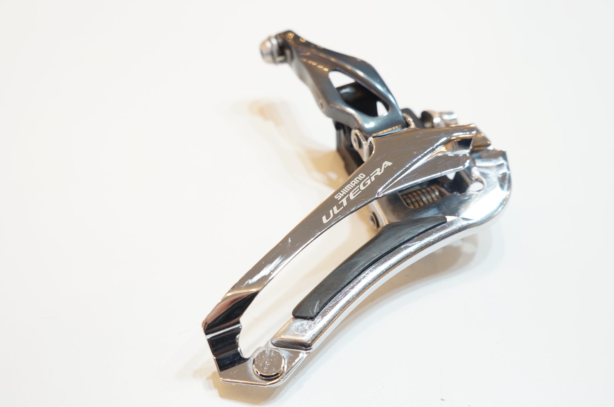 SHIMANO 「シマノ」 ULTEGRA FD-6800 フロントディレイラー / バイチャリ浦和ベース