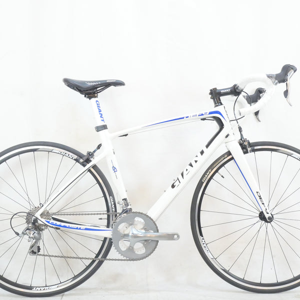 GIANTフルカーボンディファイ2013年 GIANT 2013年モデル 新車発表会 展示会 DEFY PACE TRINITY 編 : ライト