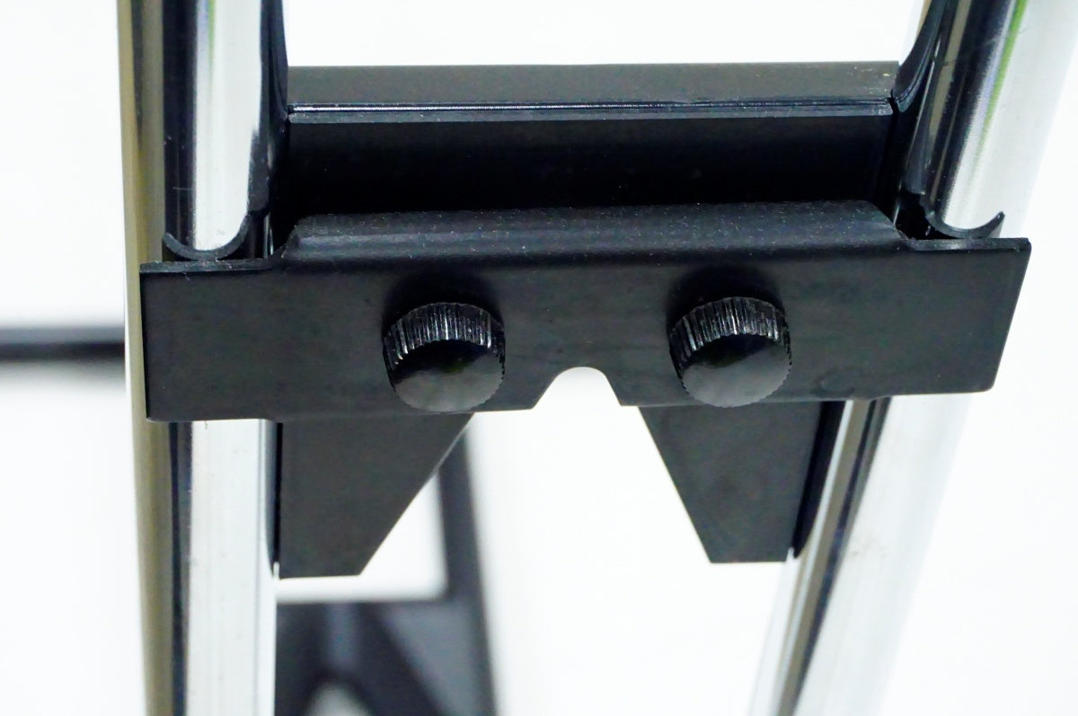 IWA 「イワ」 A01V SPECIAL ディスプレイスタンド / 名古屋大須店