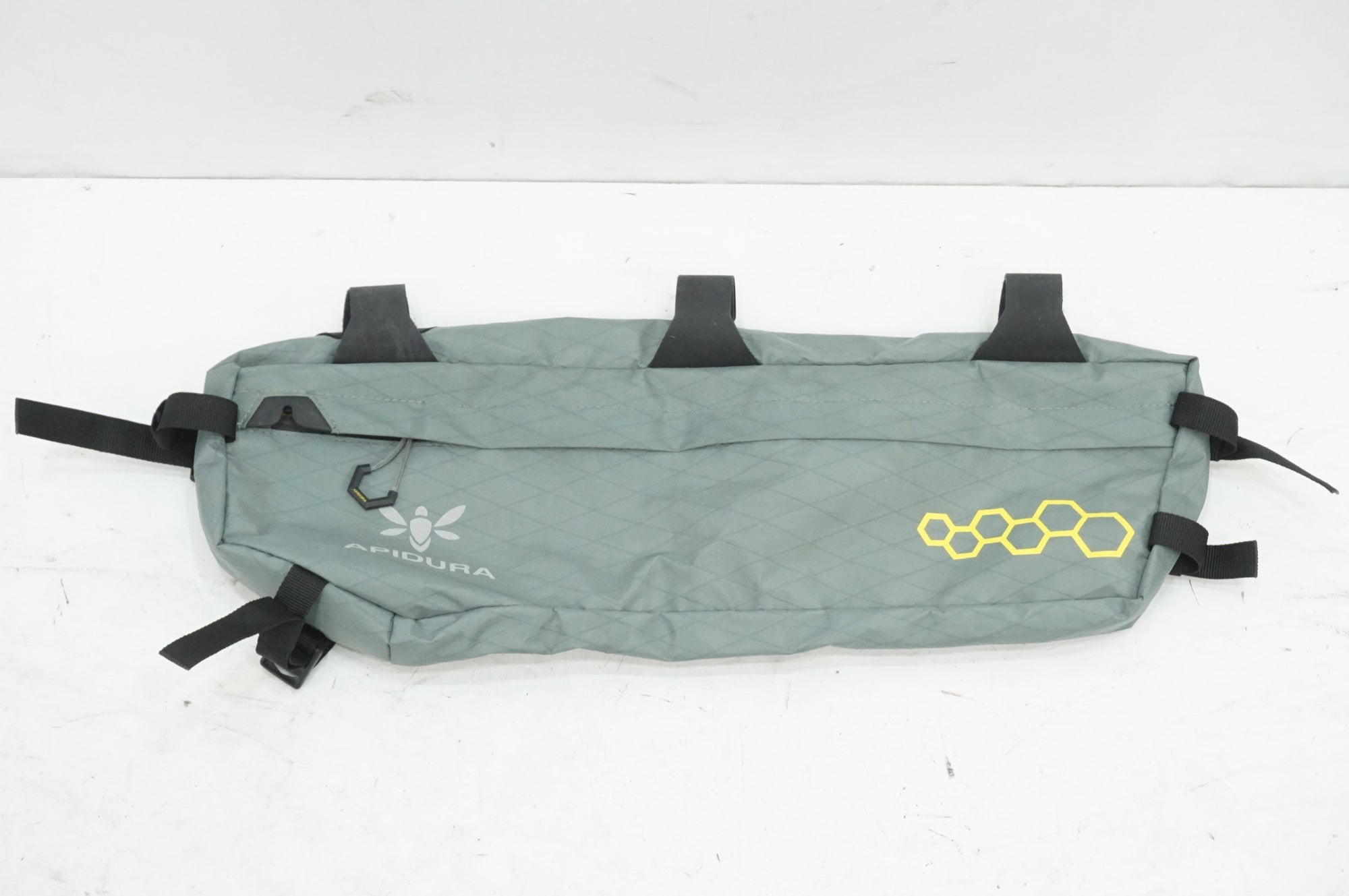 APIDURA 「アピデュラ」 Lサイズ フレームバッグ / 大宮店