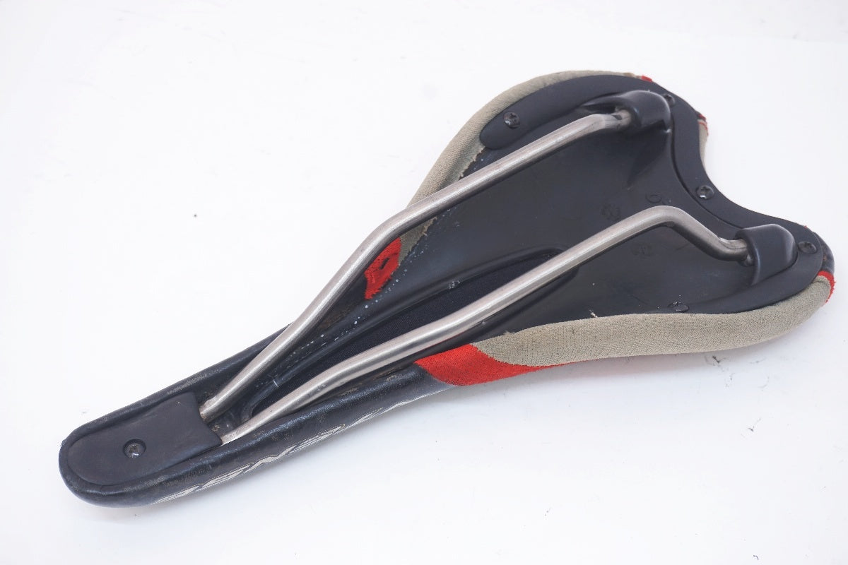 VELO 「ベロ」 INTENSE サドル / 大阪美原北インター店