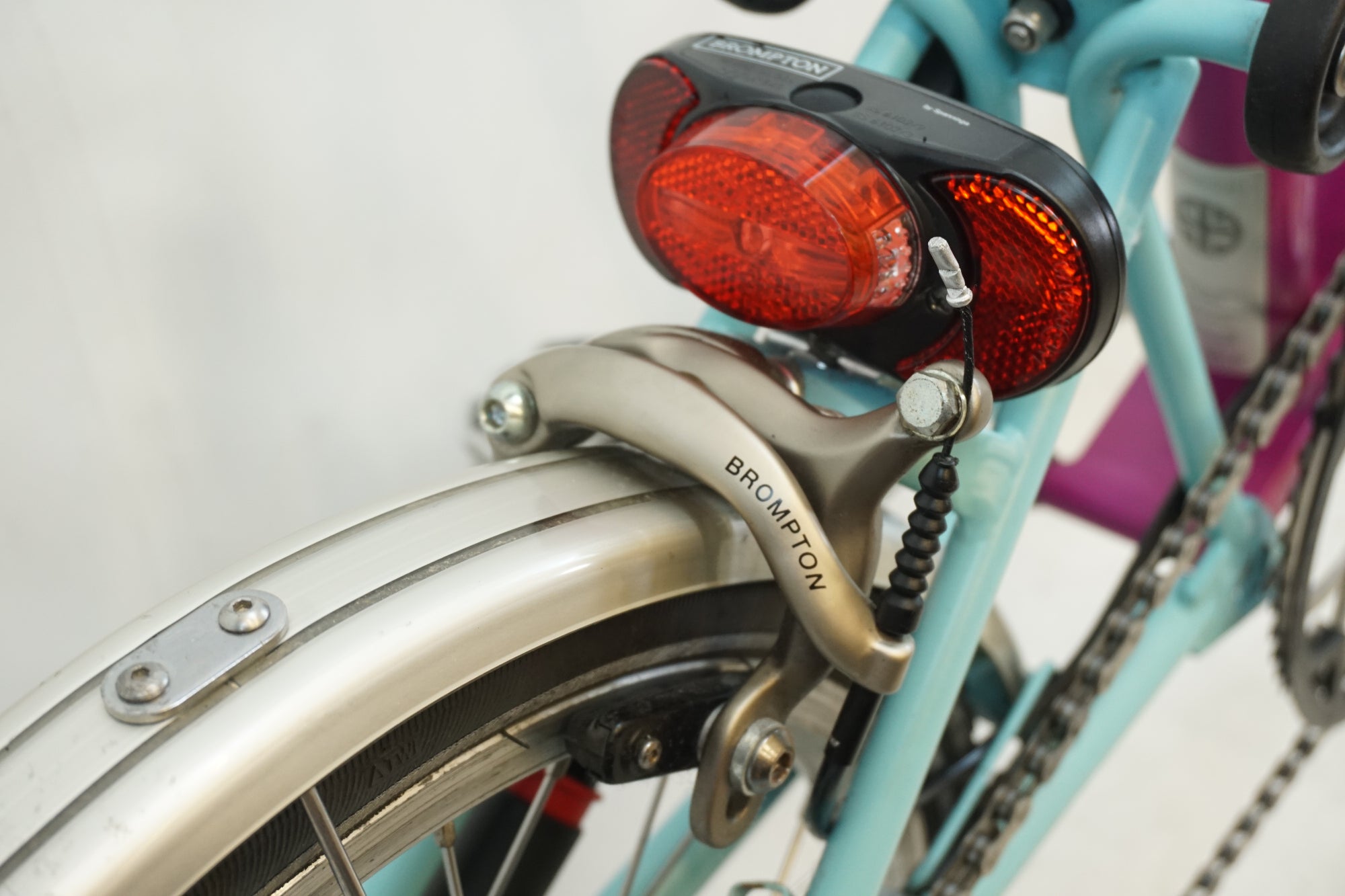 □ BROMPTON ブロンプトン 純正ホイール 16インチ 2×3S ＋おまけ 81Ey5PdGm5L._UF1000,1000_QL80_.jpg