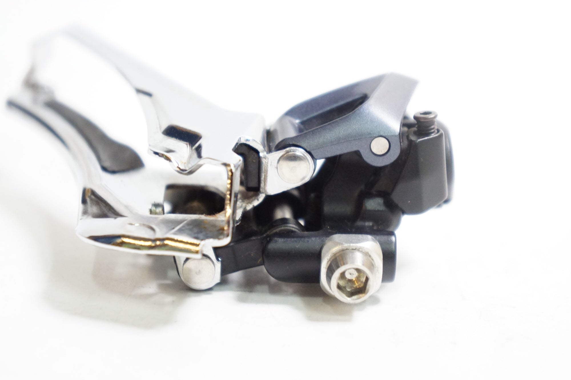 SHIMANO ULTEGRA FD-R8000 フロントディレイラー Shimano Ultegra FD-R8000 front derailleur - La Bicicletta Toronto