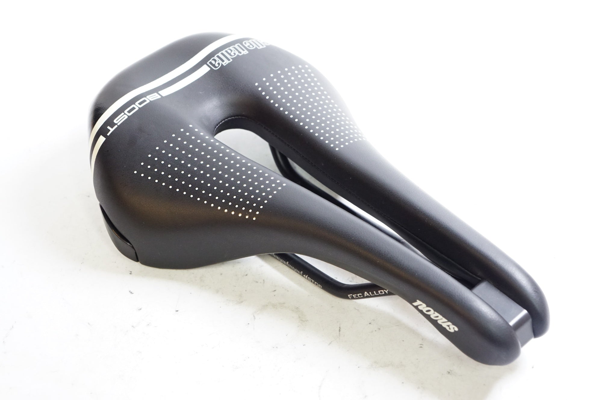 SELLE ITALIA 「セライタリア」 NOVUS BOOST サドル / 熊谷本店