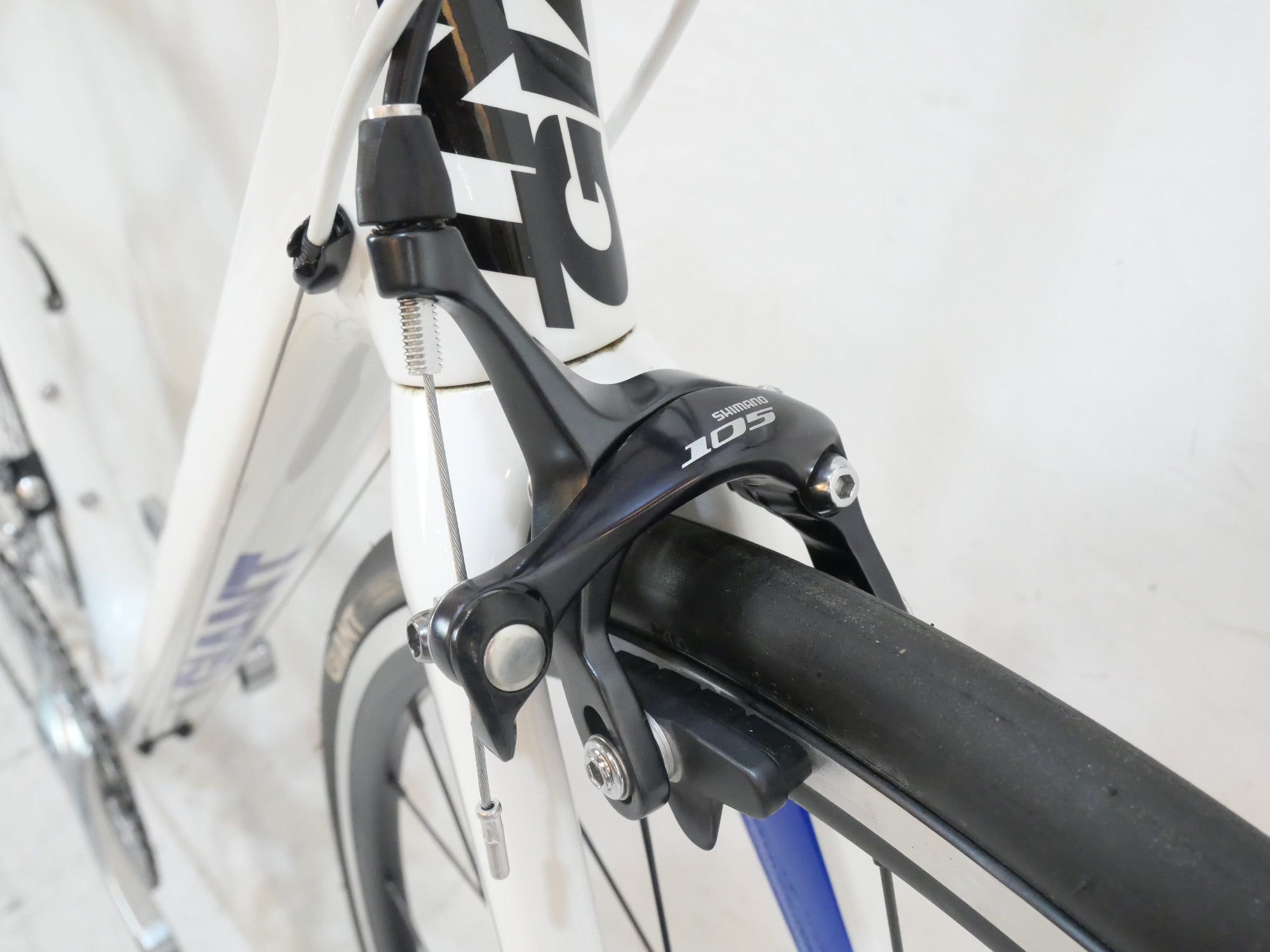 GIANT 「ジャイアント」 DEFY COMPOSITE 3 2013年モデル ロードバイク / バイチャリ浦和ベース