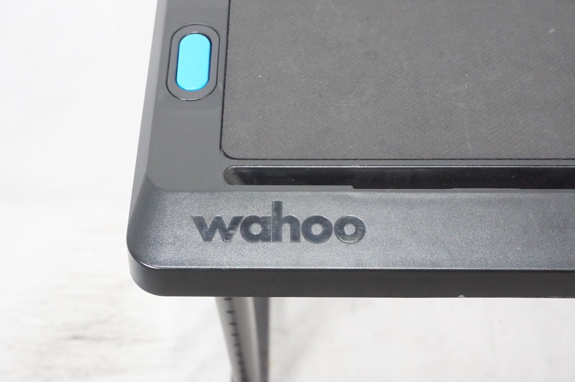 WAHOO 「ワフー」 KICKR DESK インドアサイクリングデスク / AKIBA店