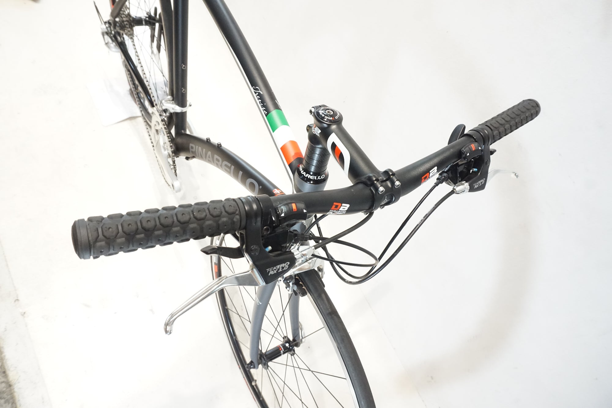 PINARELLO 「ピナレロ」 TREVISO 2012年モデル フラットバー ロード