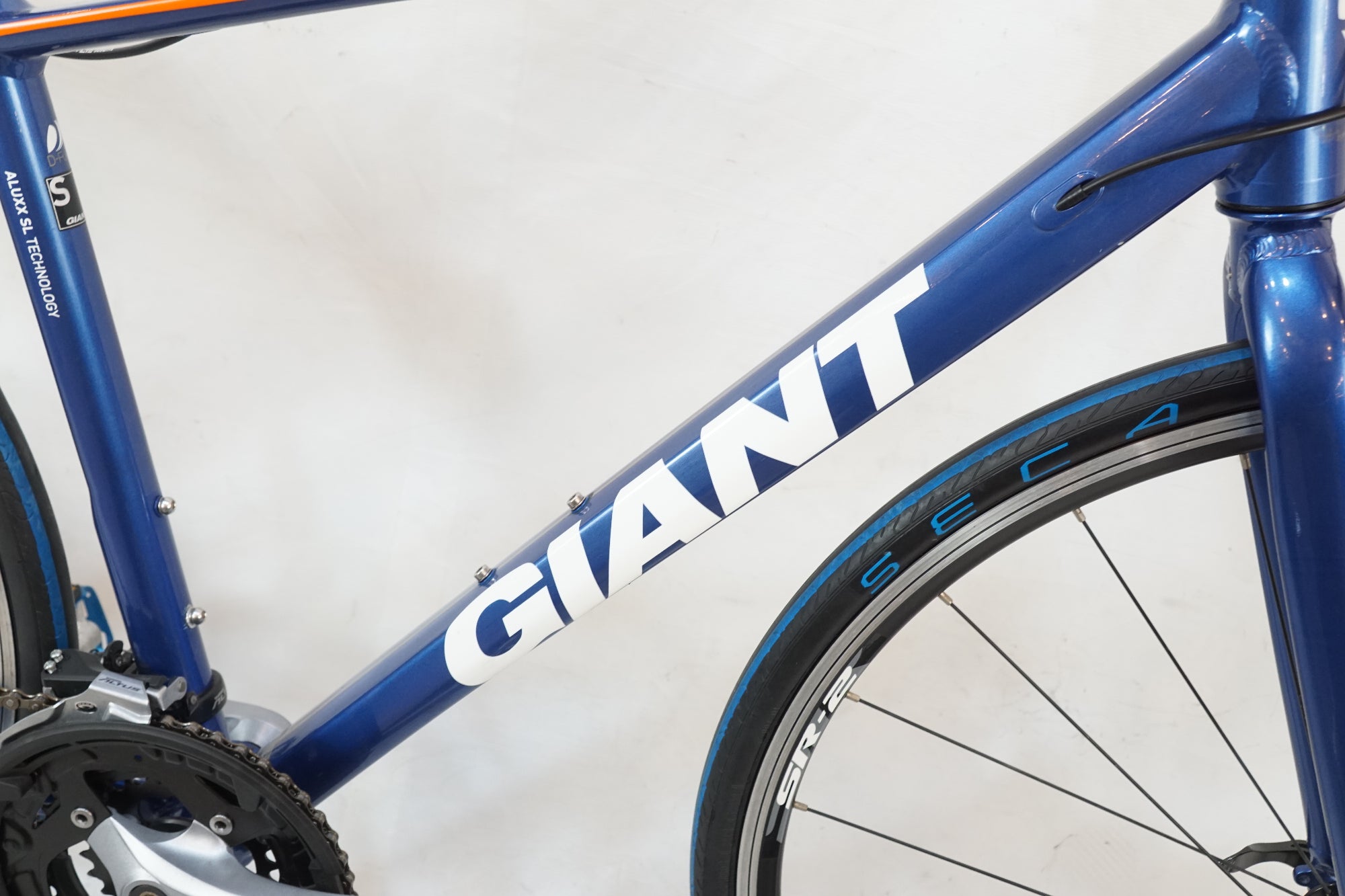 GIANT 「ジャイアント」 ESCAPE RX3 2016年モデル クロスバイク / バイチャリ浦和ベース