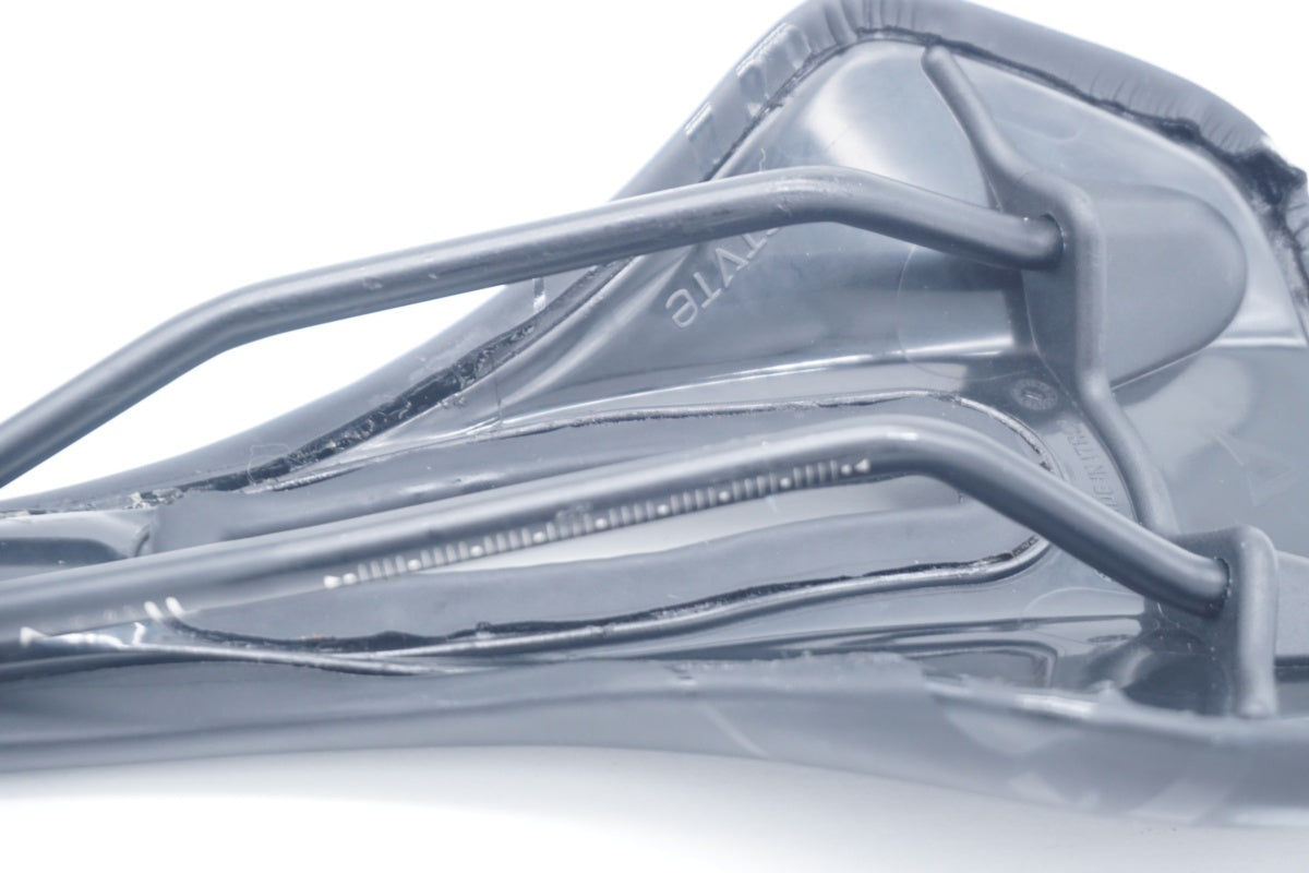 ASTUTE 「アスチュート」 STAR サドル / 滋賀大津店