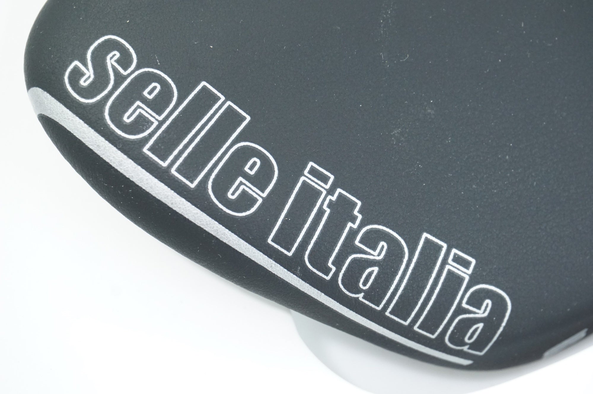 SELLE ITALIA 「セライタリア」 SLR KIT CARBONIO サドル / 中目黒店