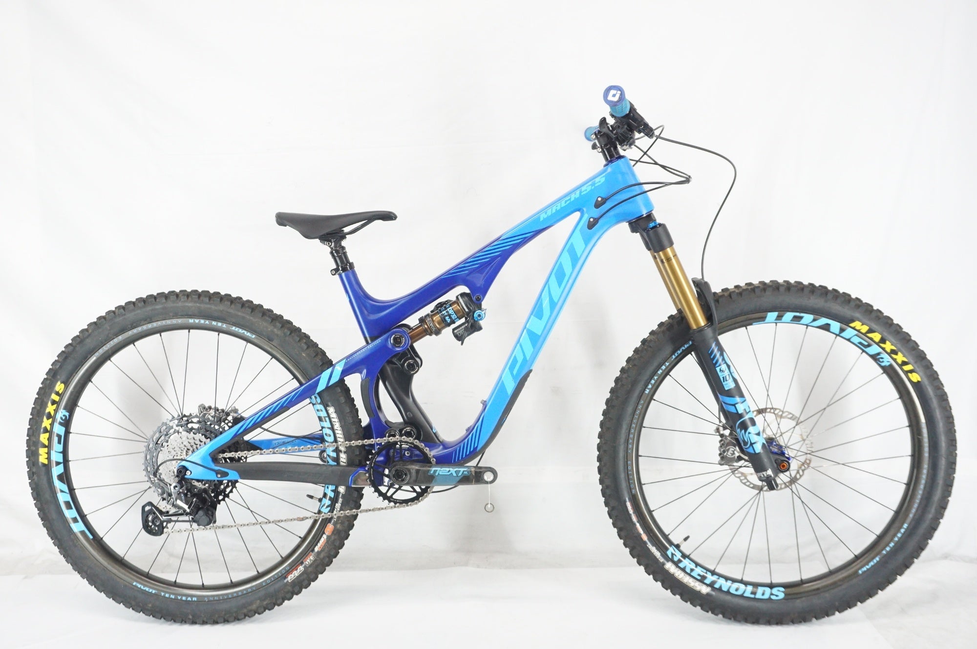 ジャンク PIVOT 「ピボット」 MACH 5.5 CARBON 2018年モデル マウンテンバイク / 阪急塚口店