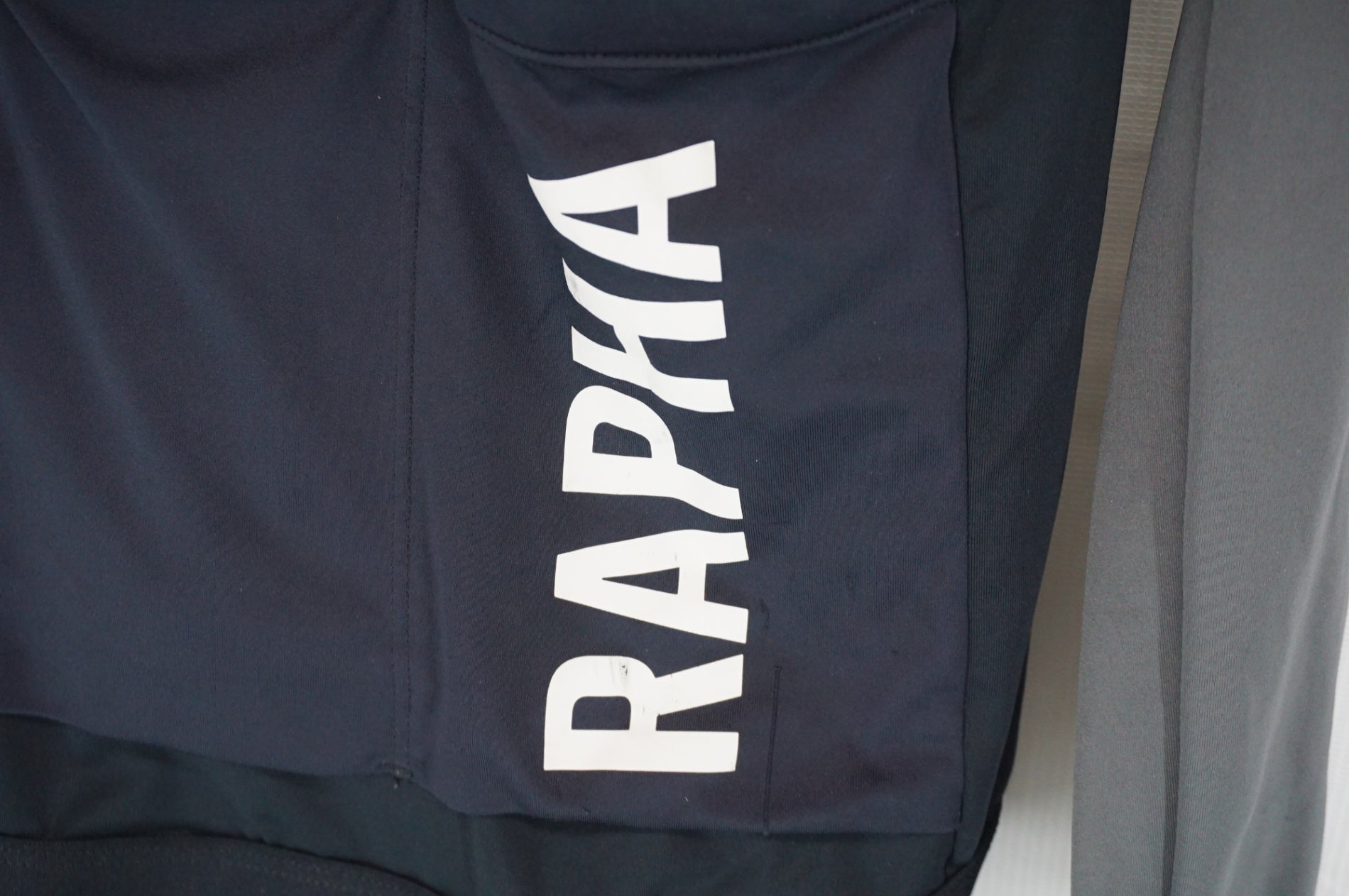 RAPHA 「ラファ」 PRO TEAM LONG SLEEVE TRAINING JERSEY SMALLサイズ ジャージ / 阪急塚口店