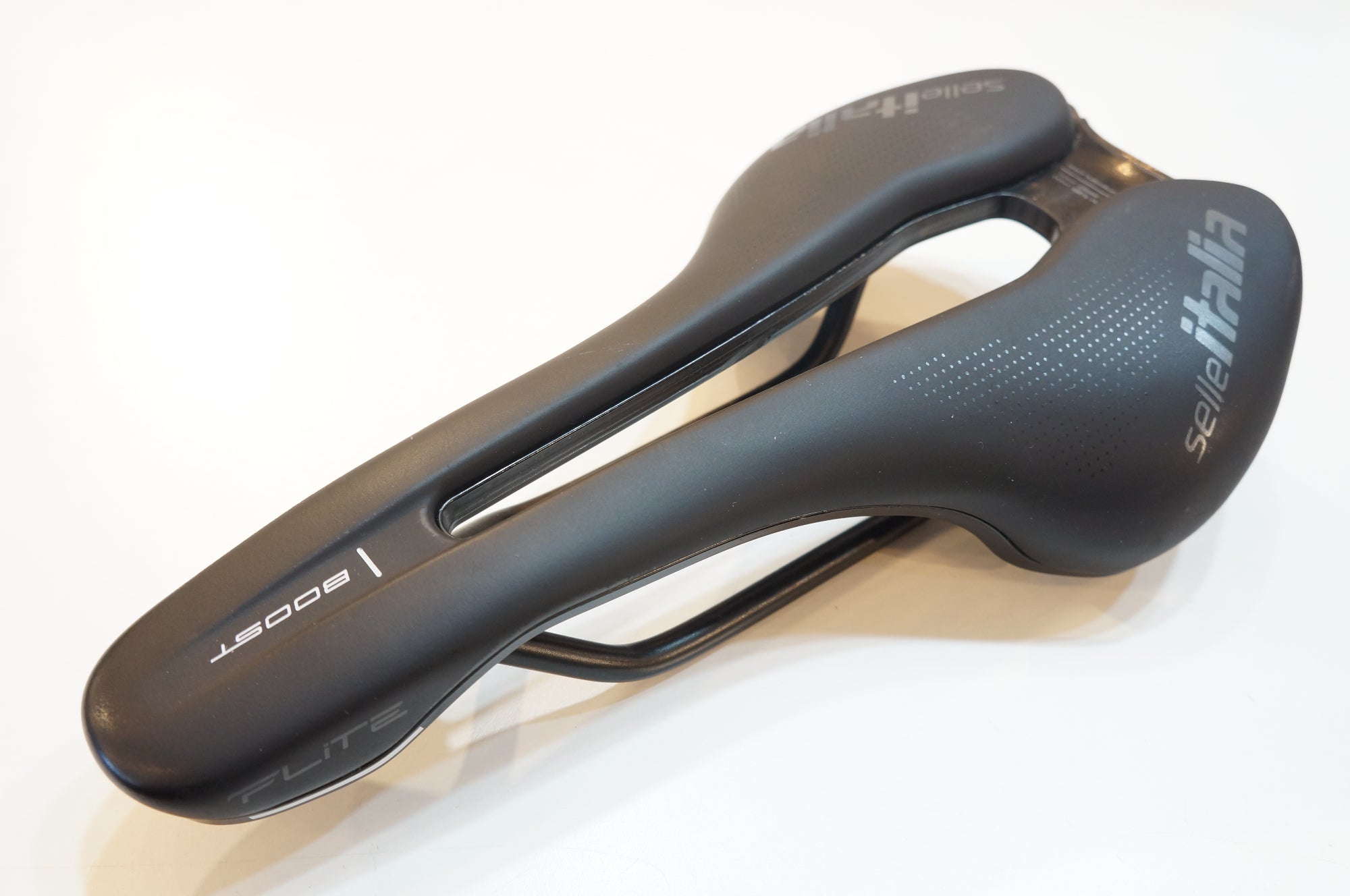 SELLE ITALIA 「セライタリア」 FLITE BOOST サドル / バイチャリ浦和 SELLE ITALIA 「セライタリア」 FLITE BOOST サドル / バイチャリ浦和