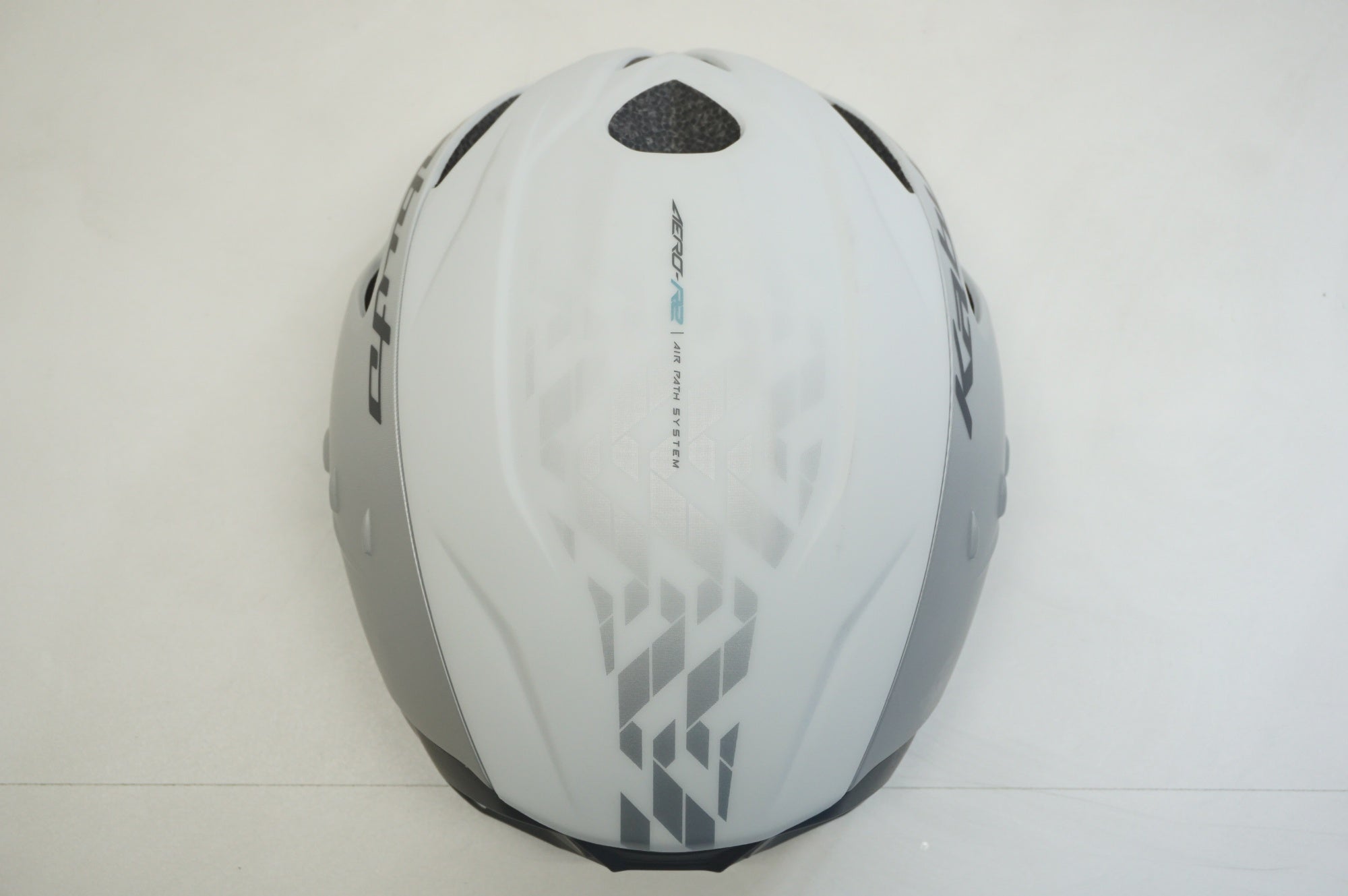 OGK KABUTO 「オージーケーカブト」 AERO R2 MIPS サイズS/M ヘルメット / 福岡店
