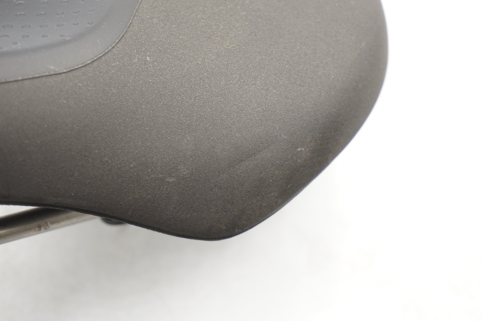 SELLE ROYAL 「セラロイヤル」 SCIENTIA A2 サドル / 奈良店