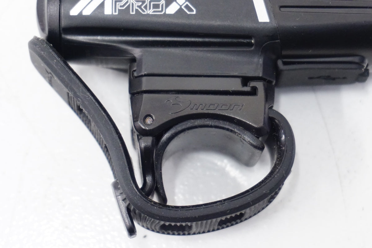 MOON「ムーン」 METEOR-X AUTO PRO フロントライト / 浜松店