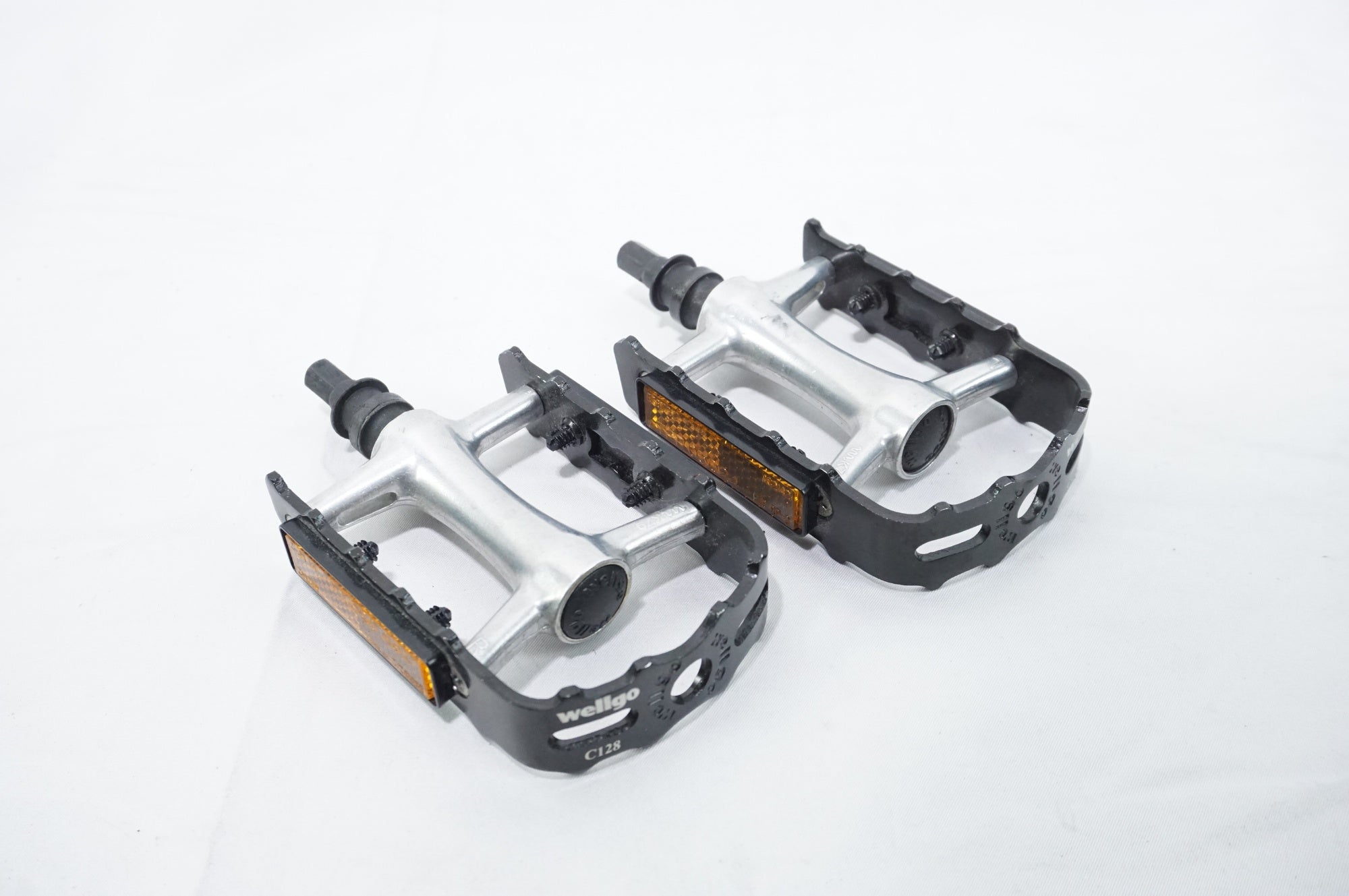 RENAULT 「ルノー」 PLATINUM LIGHT6 2021年モデル 14インチ