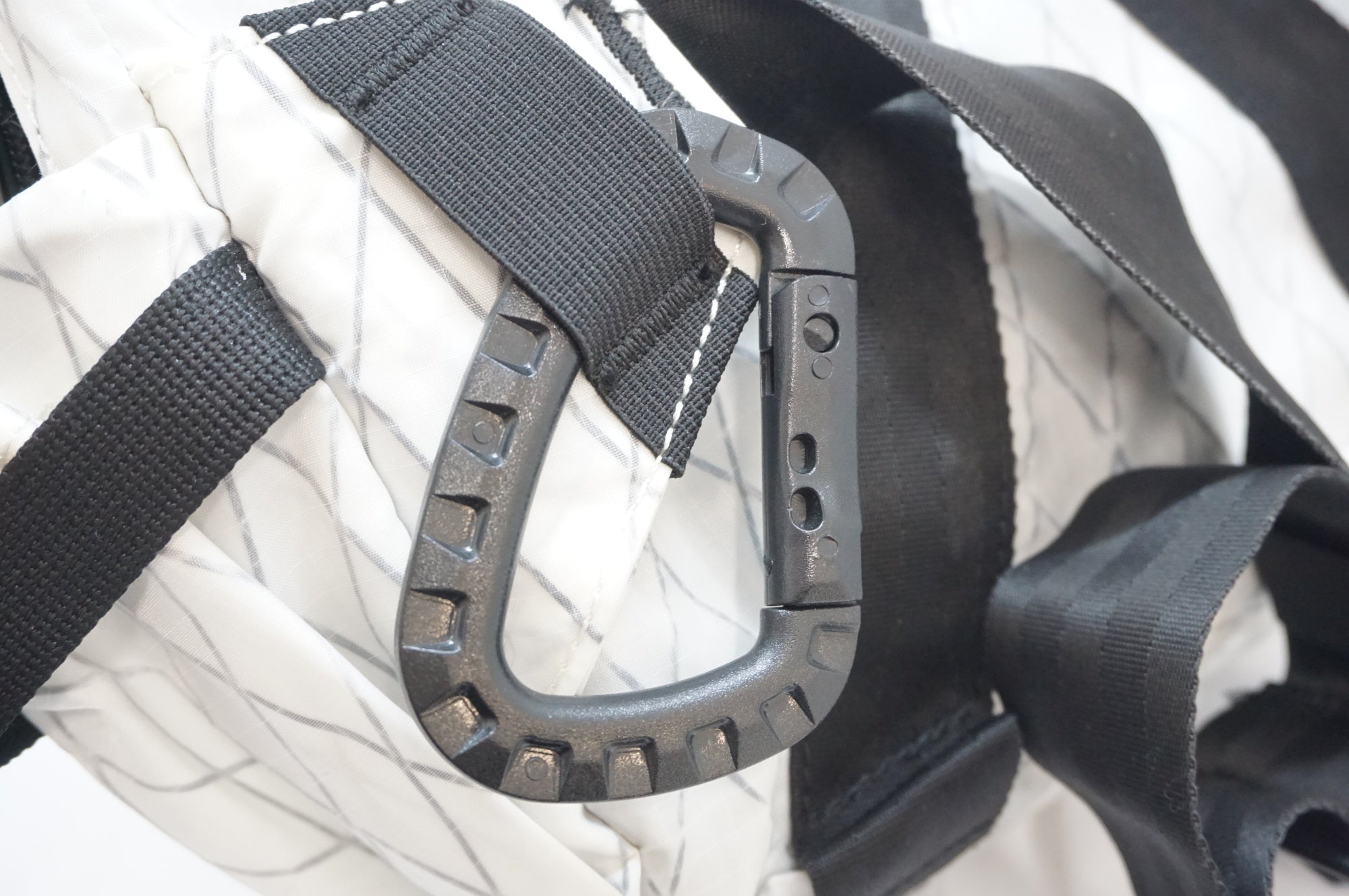 CHROME 「クローム」 MINI TENSILE SLING BAG ボディバッグ / 福岡店