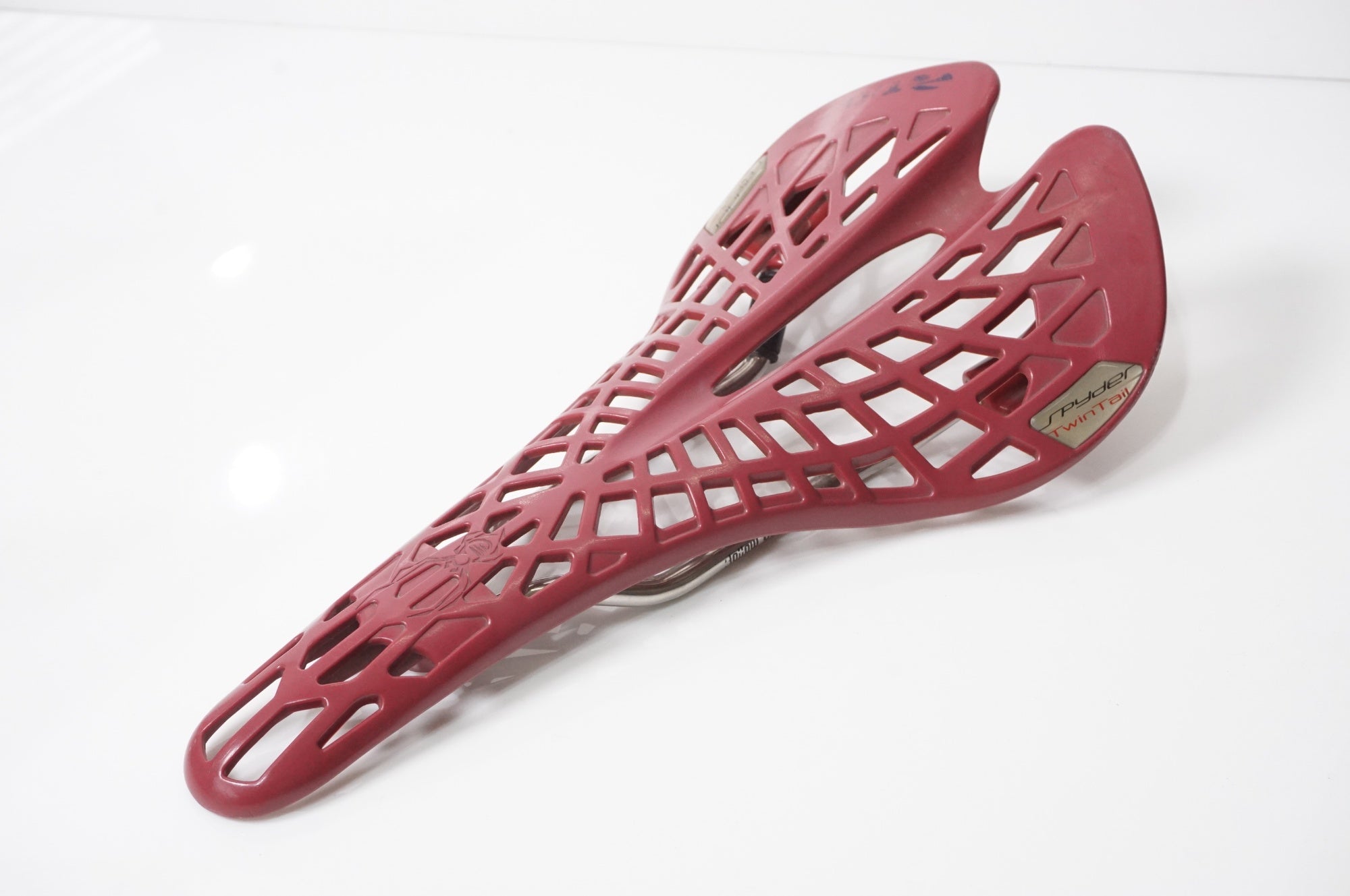 TIOGA 「タイオガ」 SPIDER TWINTAIL サドル / AKIBA店